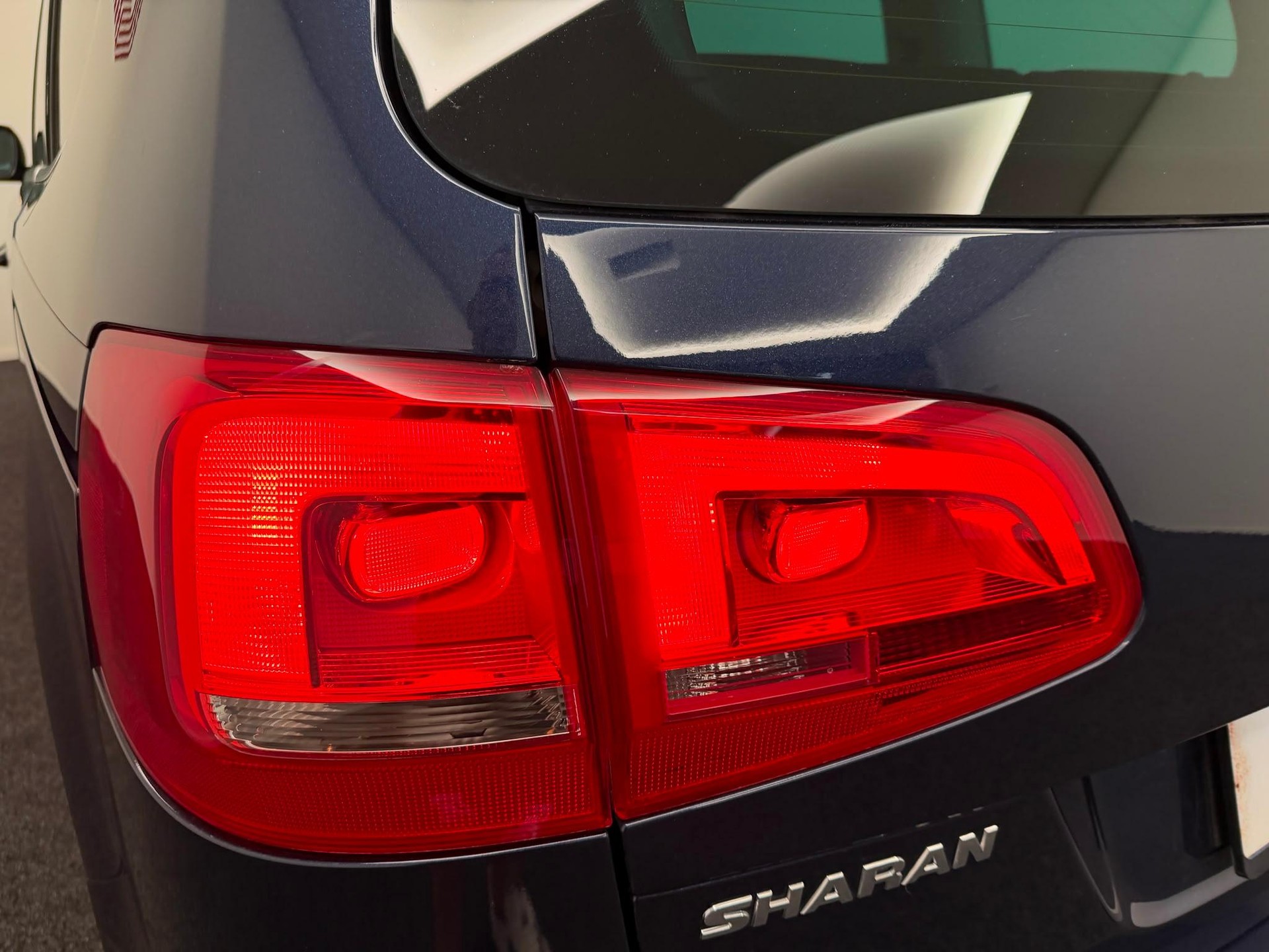 VW Sharan 2.0 TSI Highline DSG-image-8