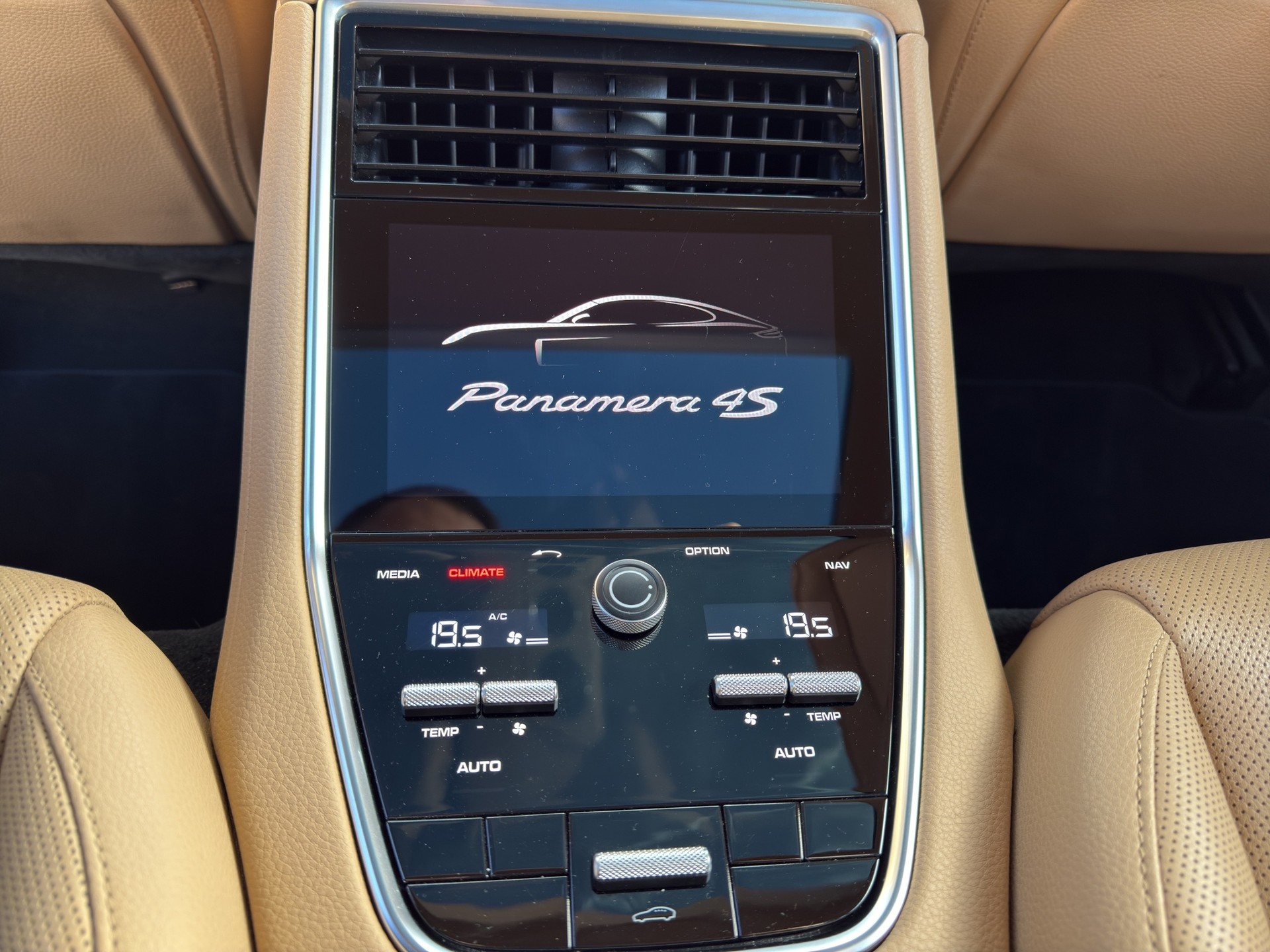 PORSCHE Panamera 4S PDK-image-14