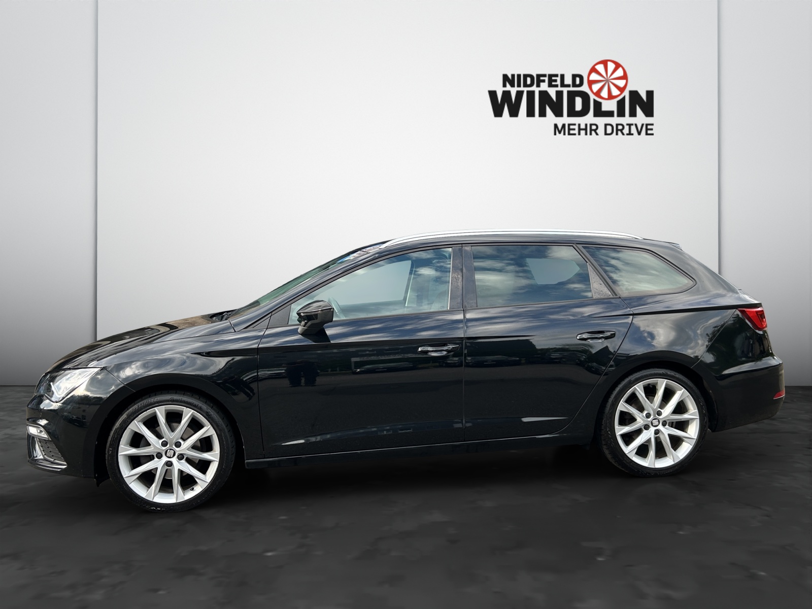 SEAT Leon ST 2.0 TDI CR FR Line 4Drive DSG-showroom-element-2