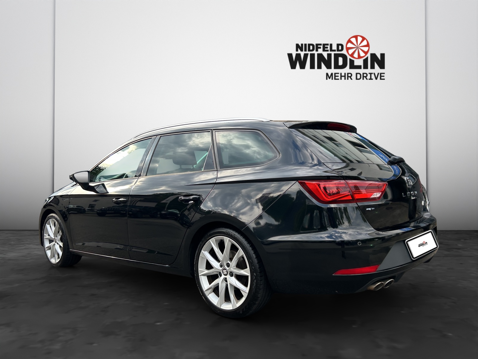 SEAT Leon ST 2.0 TDI CR FR Line 4Drive DSG-showroom-element-3