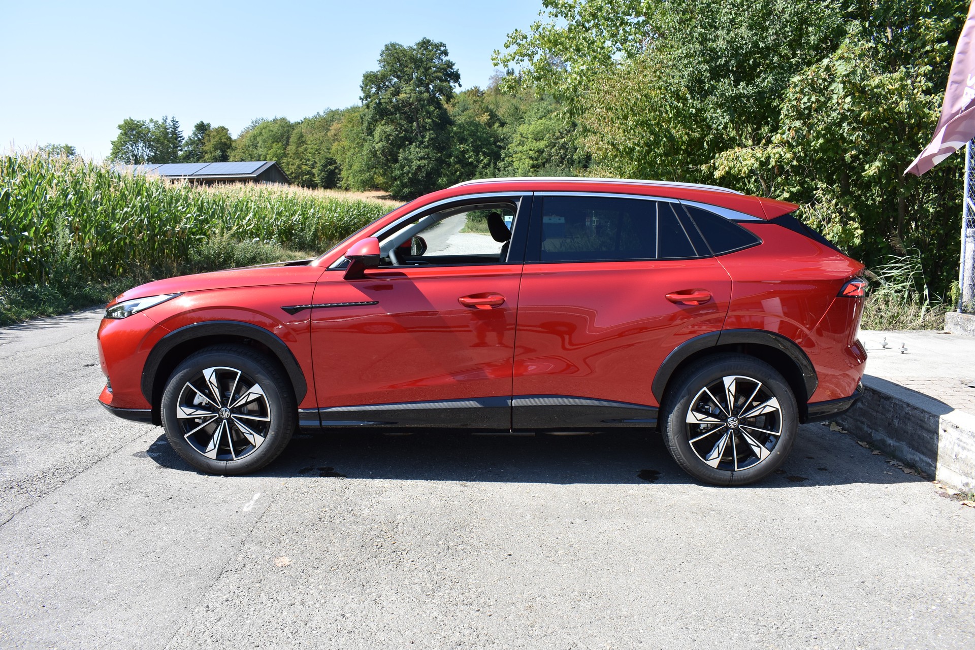 MG HS 1.5 T HEV Luxury-image-3