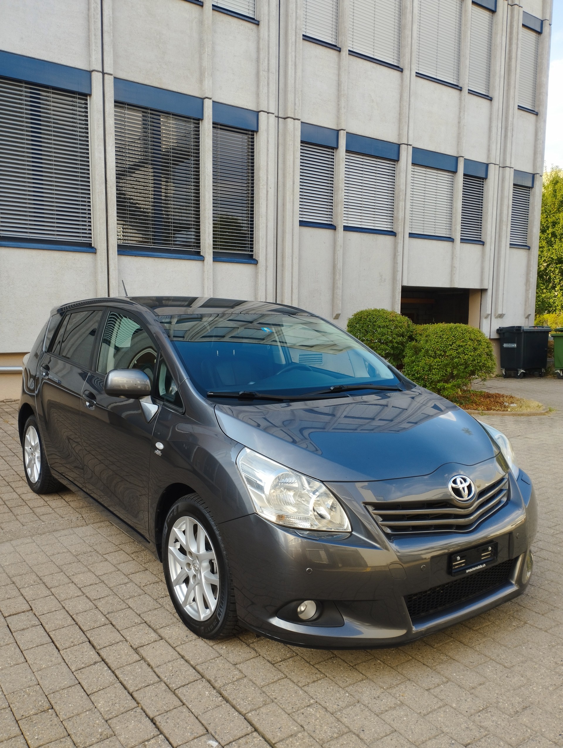 TOYOTA 2.2 D 7 Sitze Panorama MFK 08/06/26