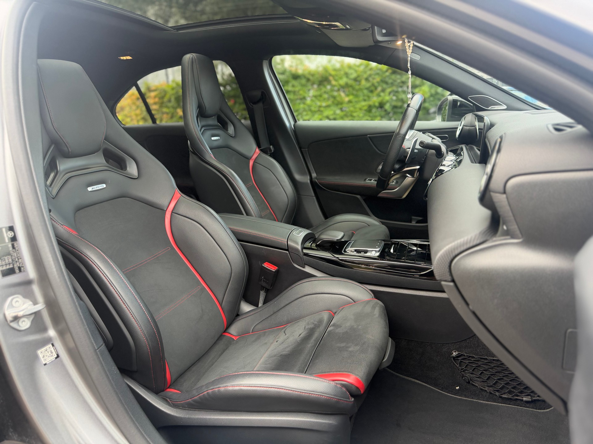 MERCEDES-BENZ A 35 AMG 4matic-image-5