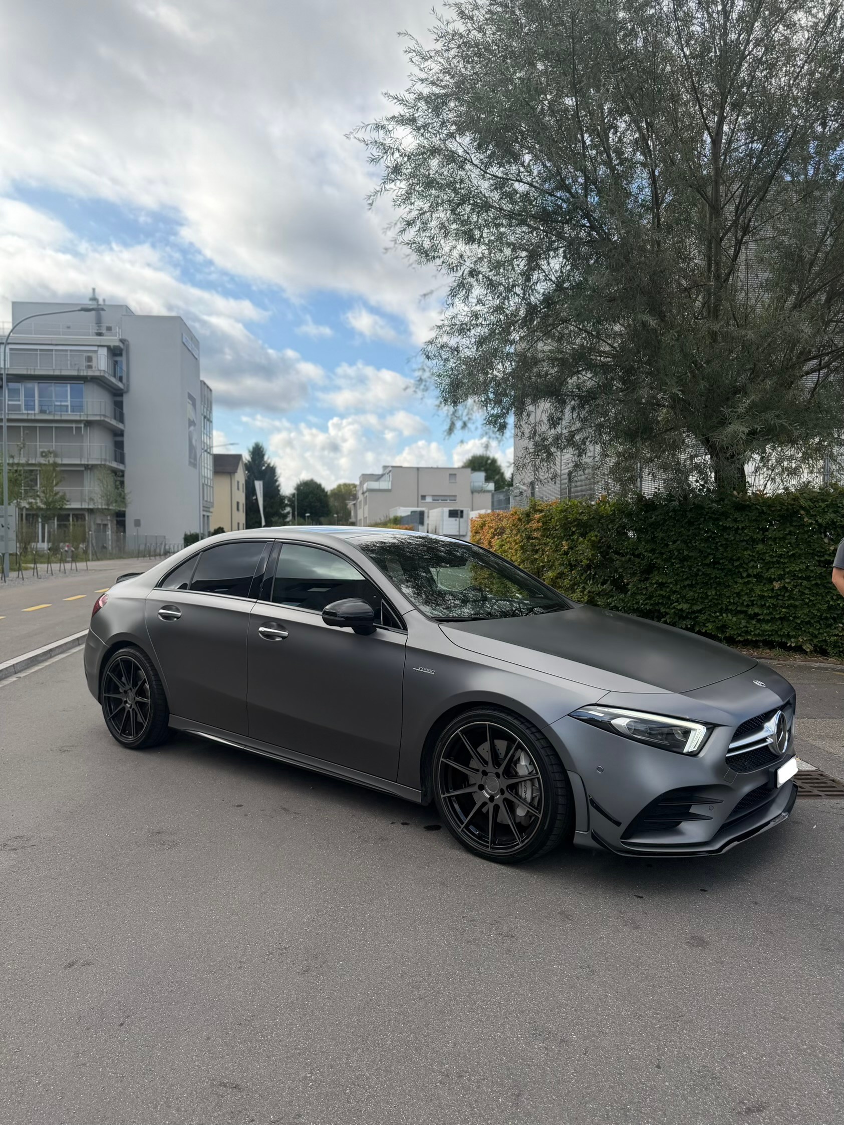 MERCEDES-BENZ A 35 AMG 4matic-image-2