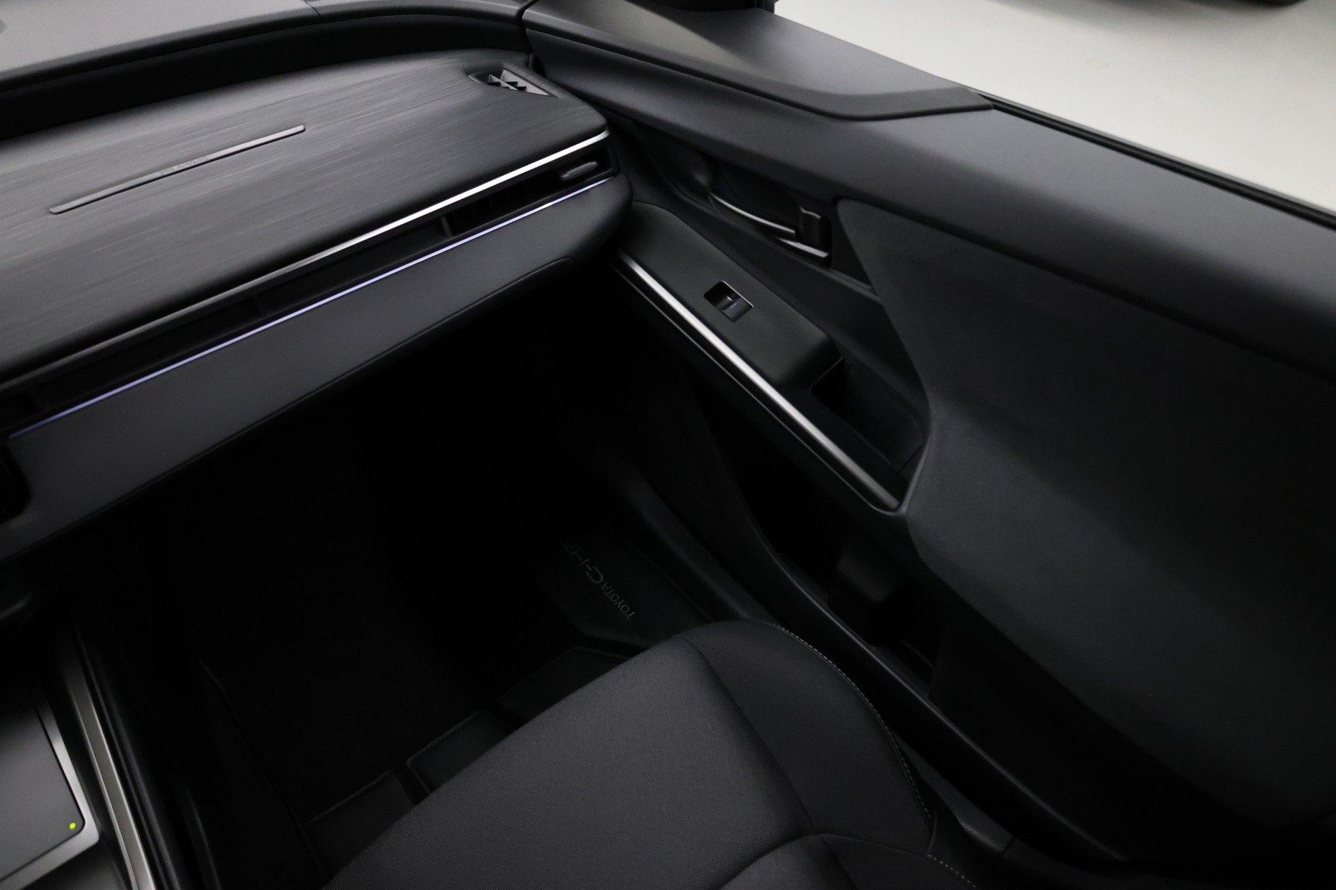 TOYOTA C-HR+ Style ICON FWD-image-27
