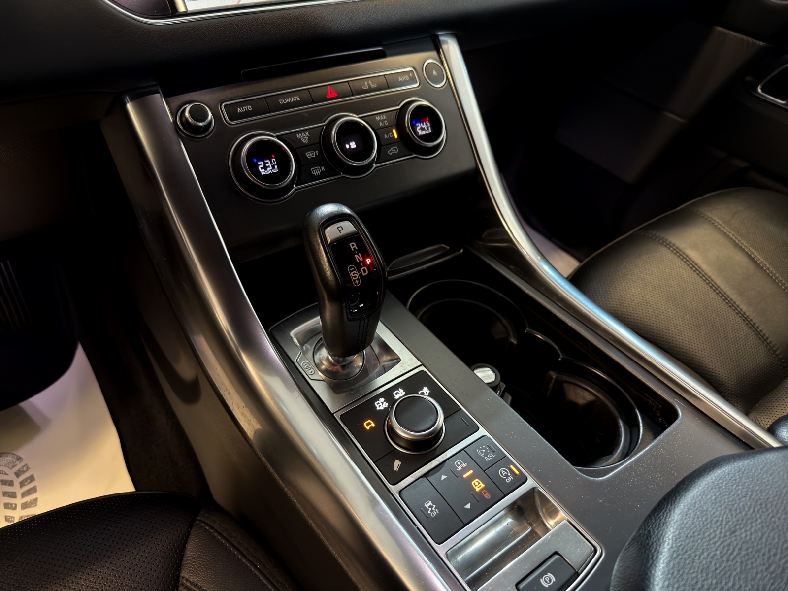 LAND ROVER Range Rover Sport 3.0 V6 SC SE Automatic-image-12