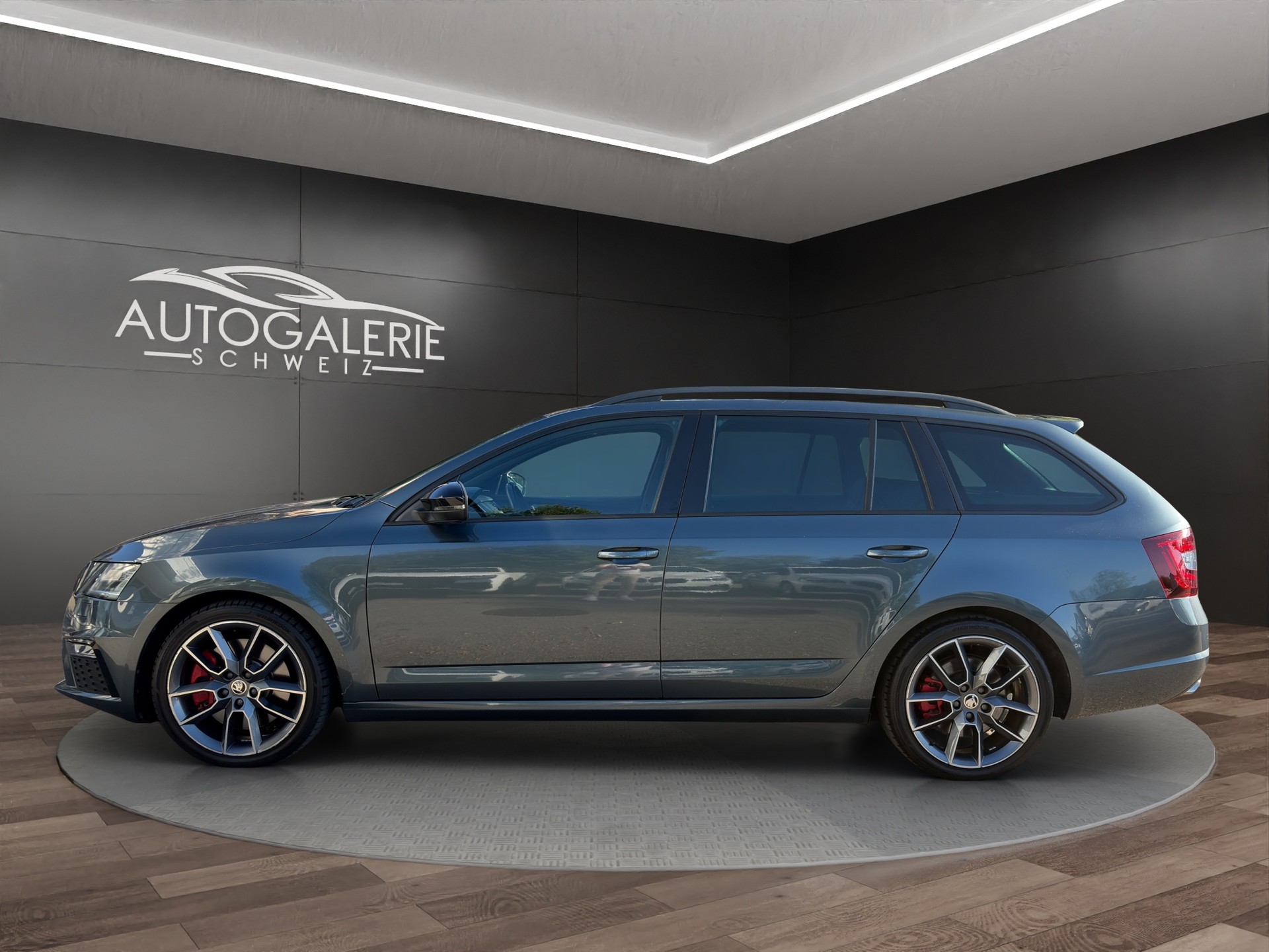 SKODA Octavia Combi 2.0 TSI RS DSG | CH | Panorama | Columbus Navi | mySkoda Pack | ACC Tempomat |-showroom-element-1