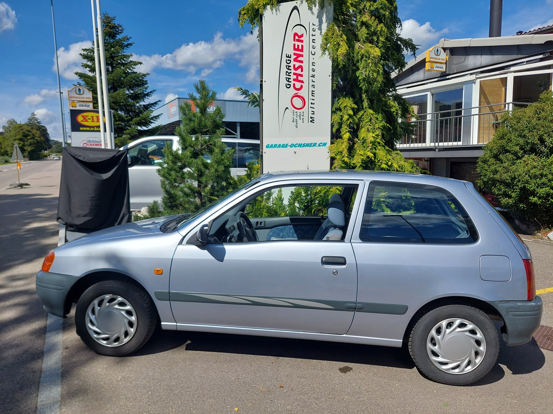 TOYOTA Starlet 1.3-showroom-element-1