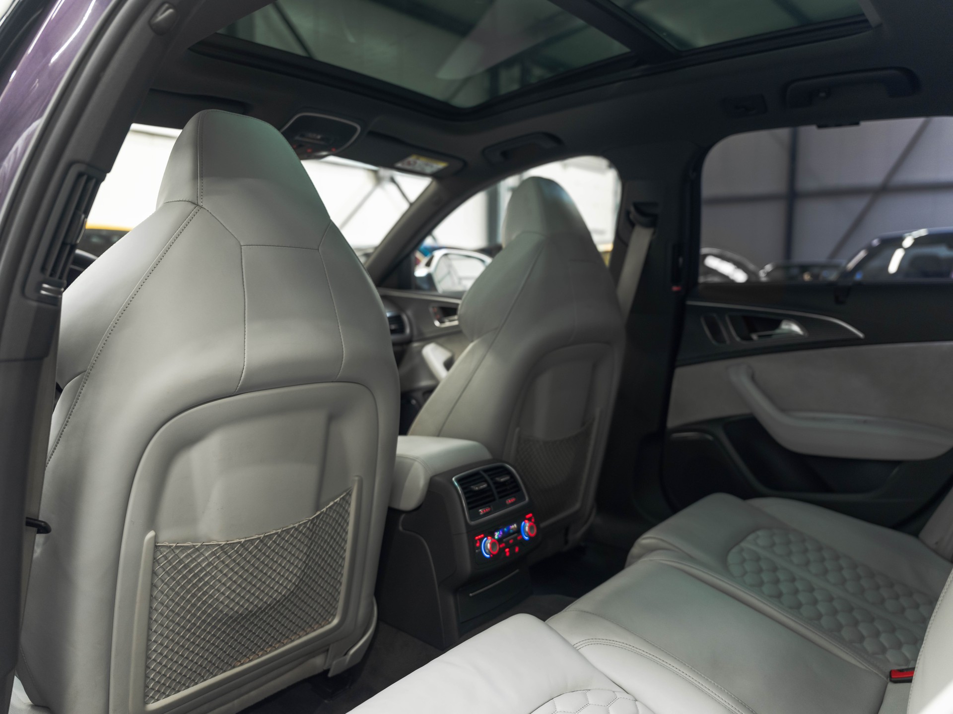 AUDI RS6 Avant 4.0 TFSI V8 quattro Tiptronic-image-12
