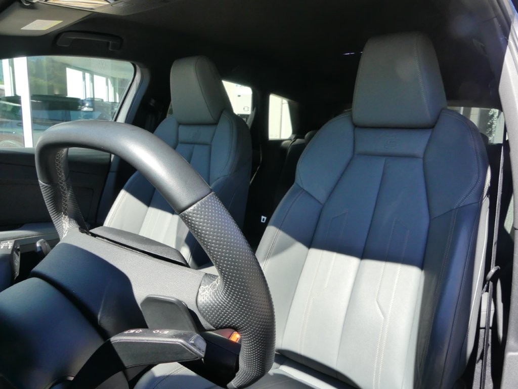 AUDI Q4 e-tron 50 quattro-image-9