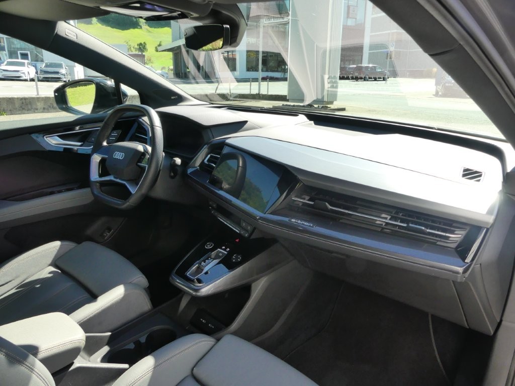 AUDI Q4 e-tron 50 quattro-image-8