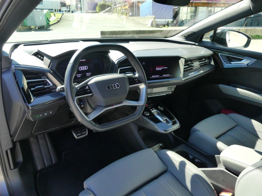 AUDI Q4 e-tron 50 quattro-image-6