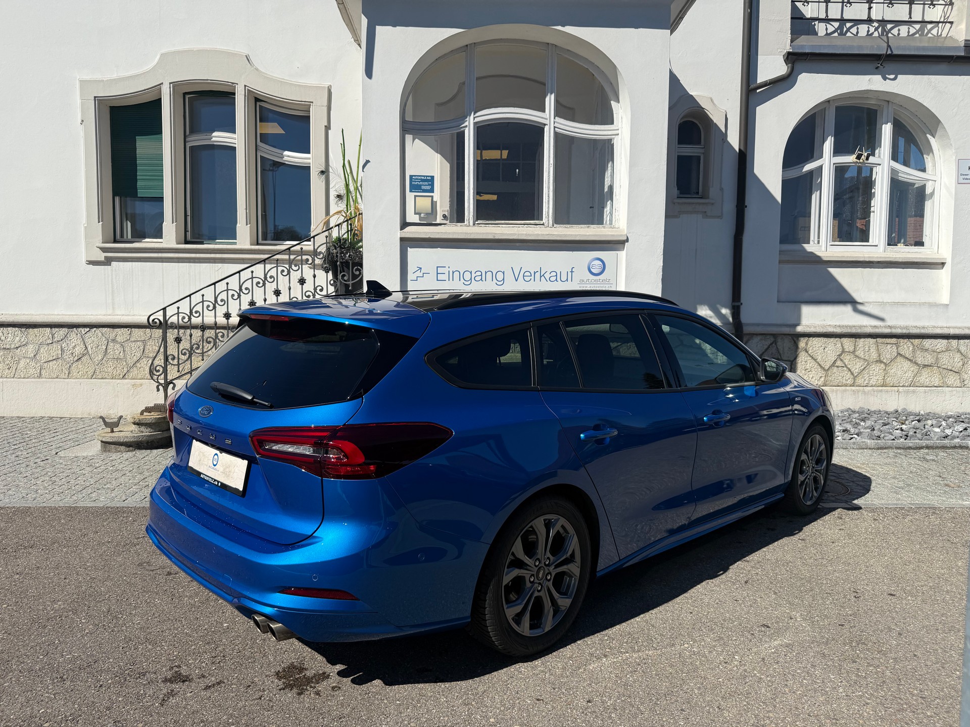 FORD Focus Station Wagon 1.0i EcoB Hybrid 155 ST-Line X-showroom-element-3