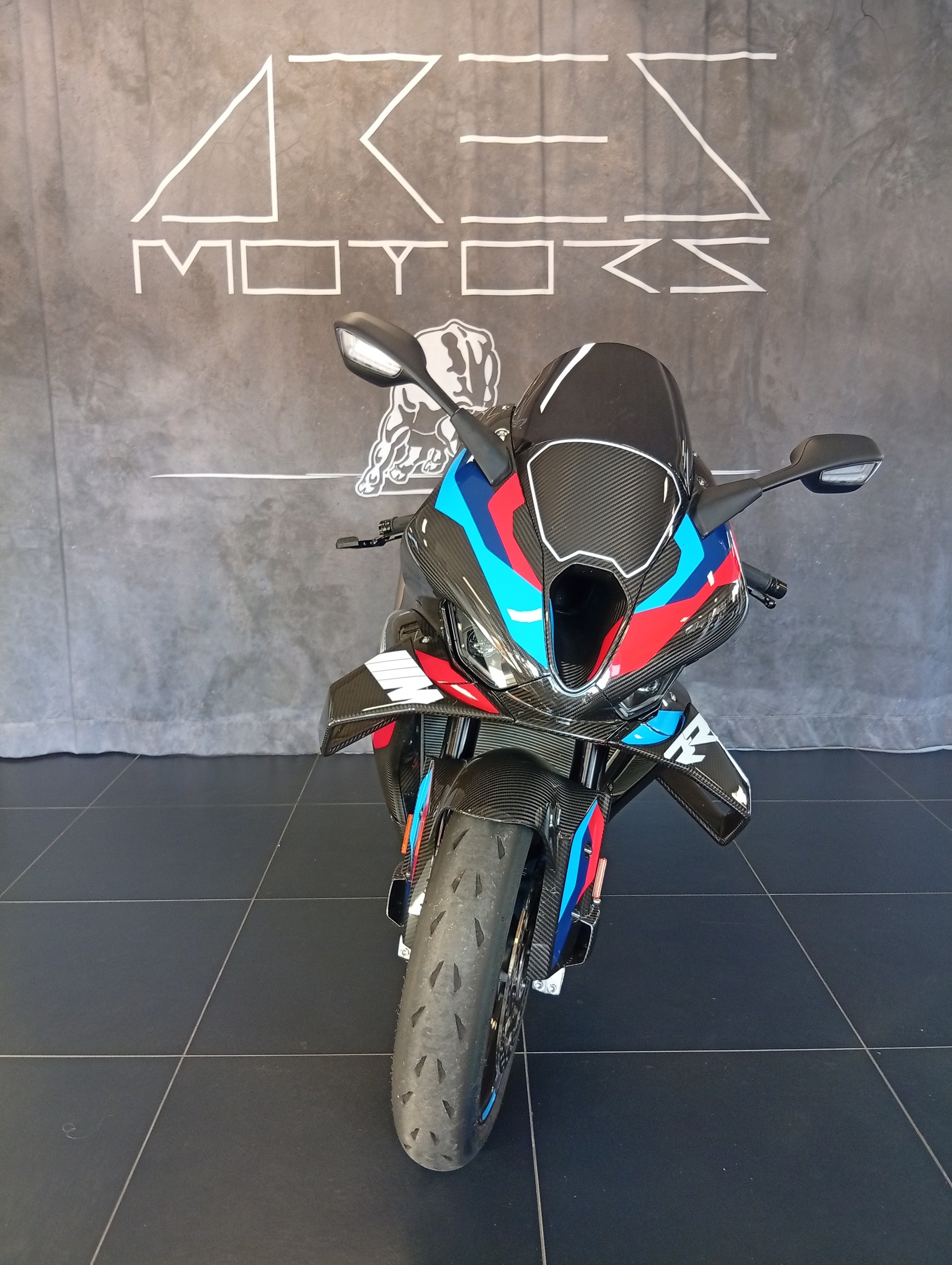BMW M 1000 RR-image-2