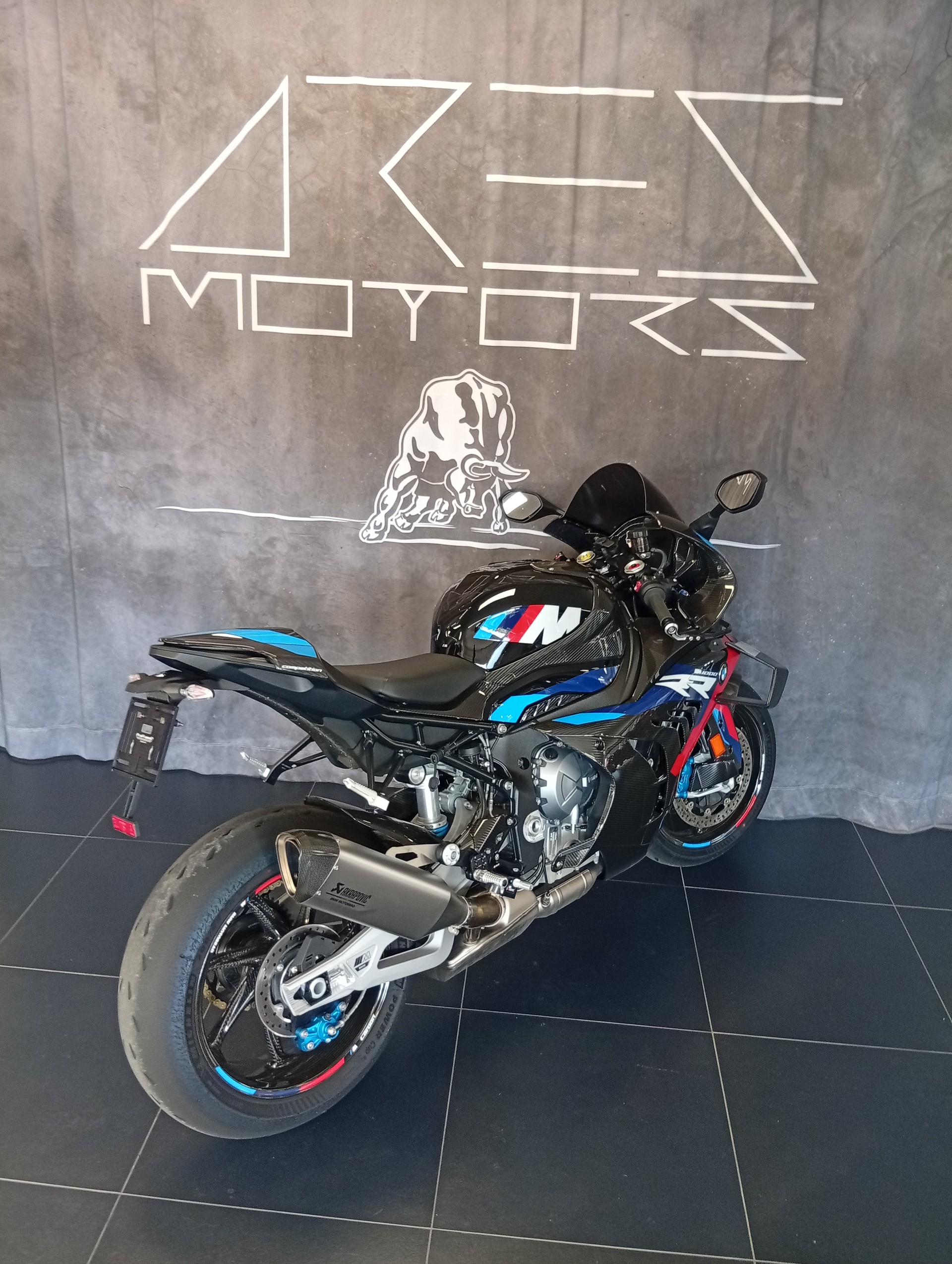 BMW M 1000 RR-image-8