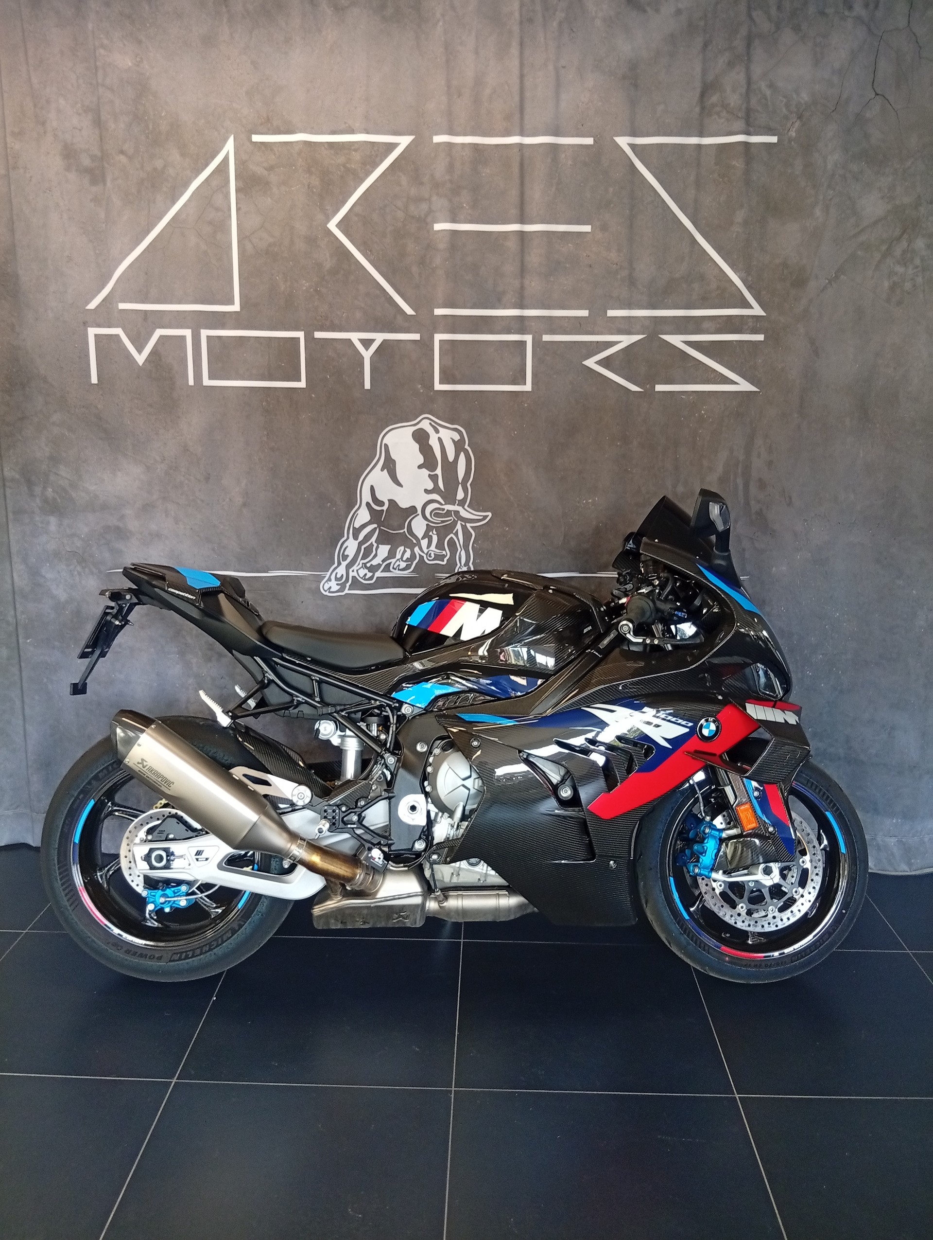 BMW M 1000 RR-image-0