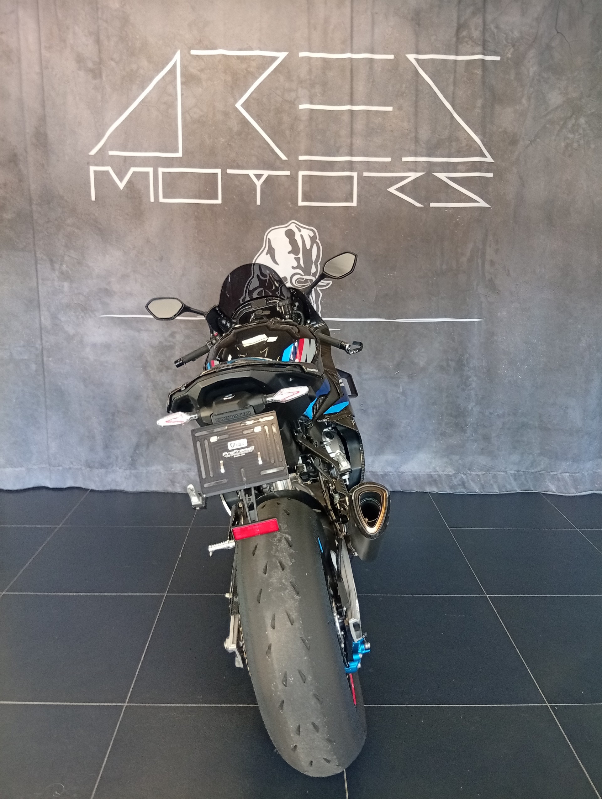 BMW M 1000 RR-image-6