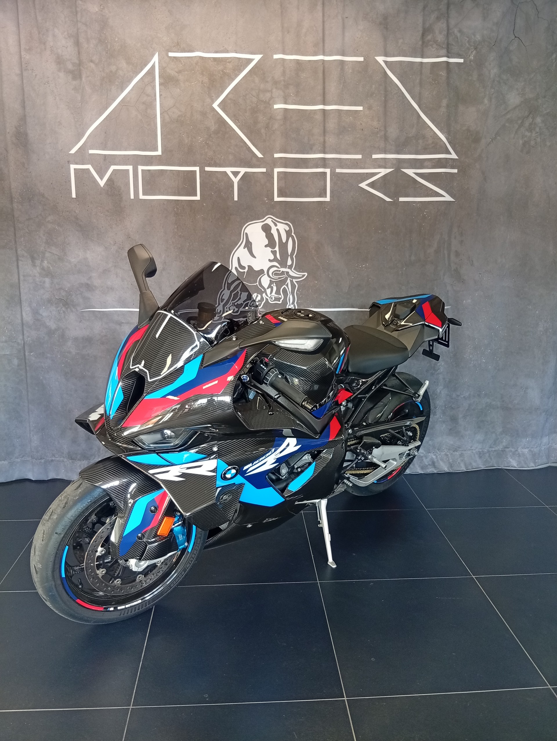 BMW M 1000 RR-image-3