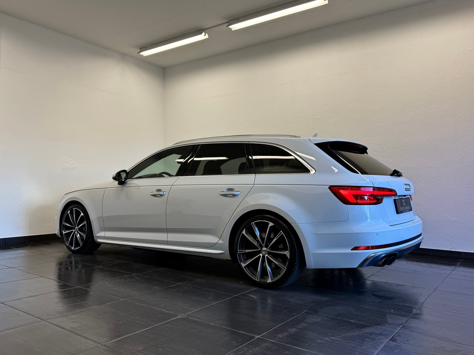 AUDI S4 Avant 3.0 TFSI quattro tiptronic "1'900 Kg Anhängelast"-image-7