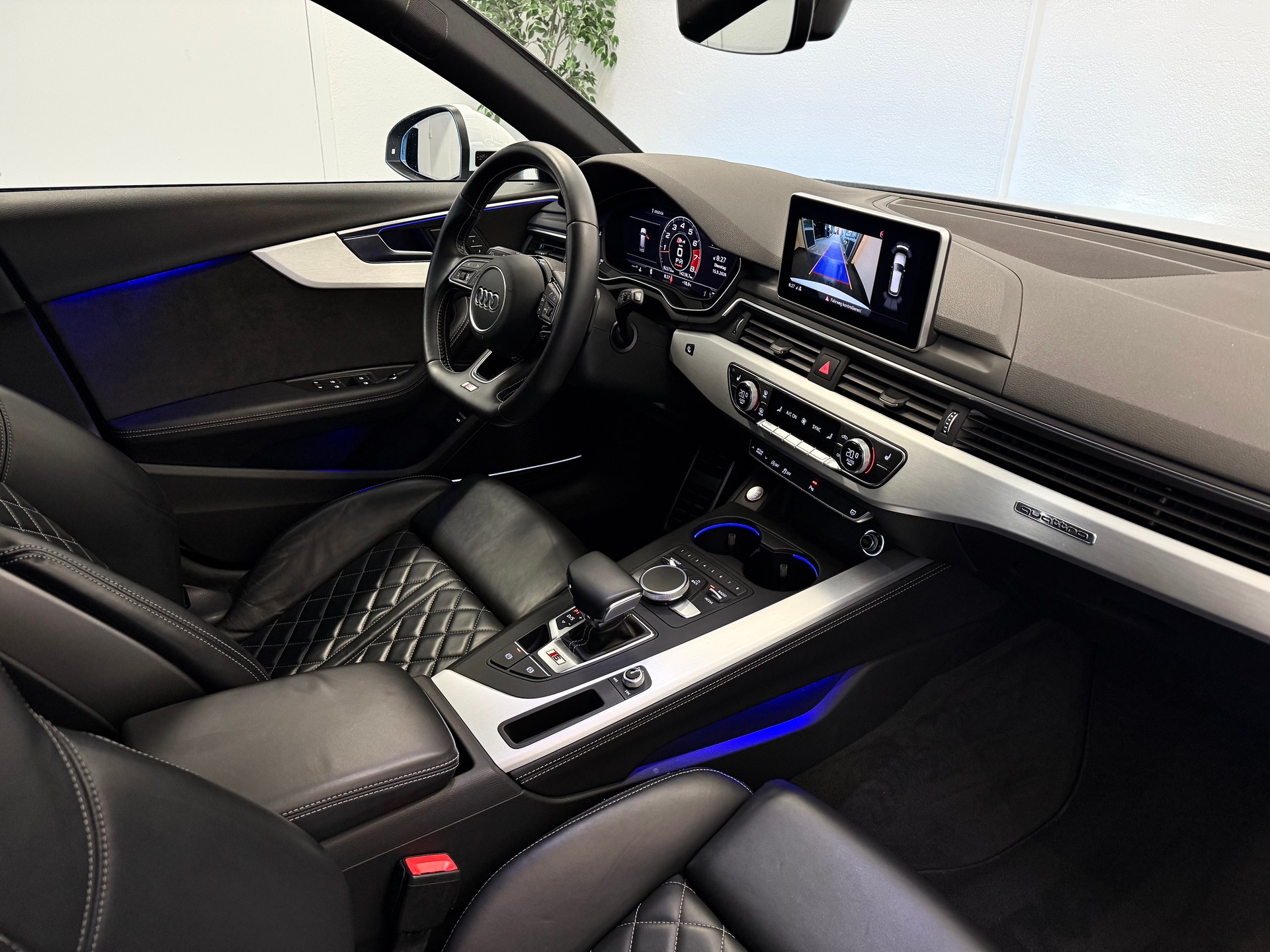 AUDI S4 Avant 3.0 TFSI quattro tiptronic "1'900 Kg Anhängelast"-image-17