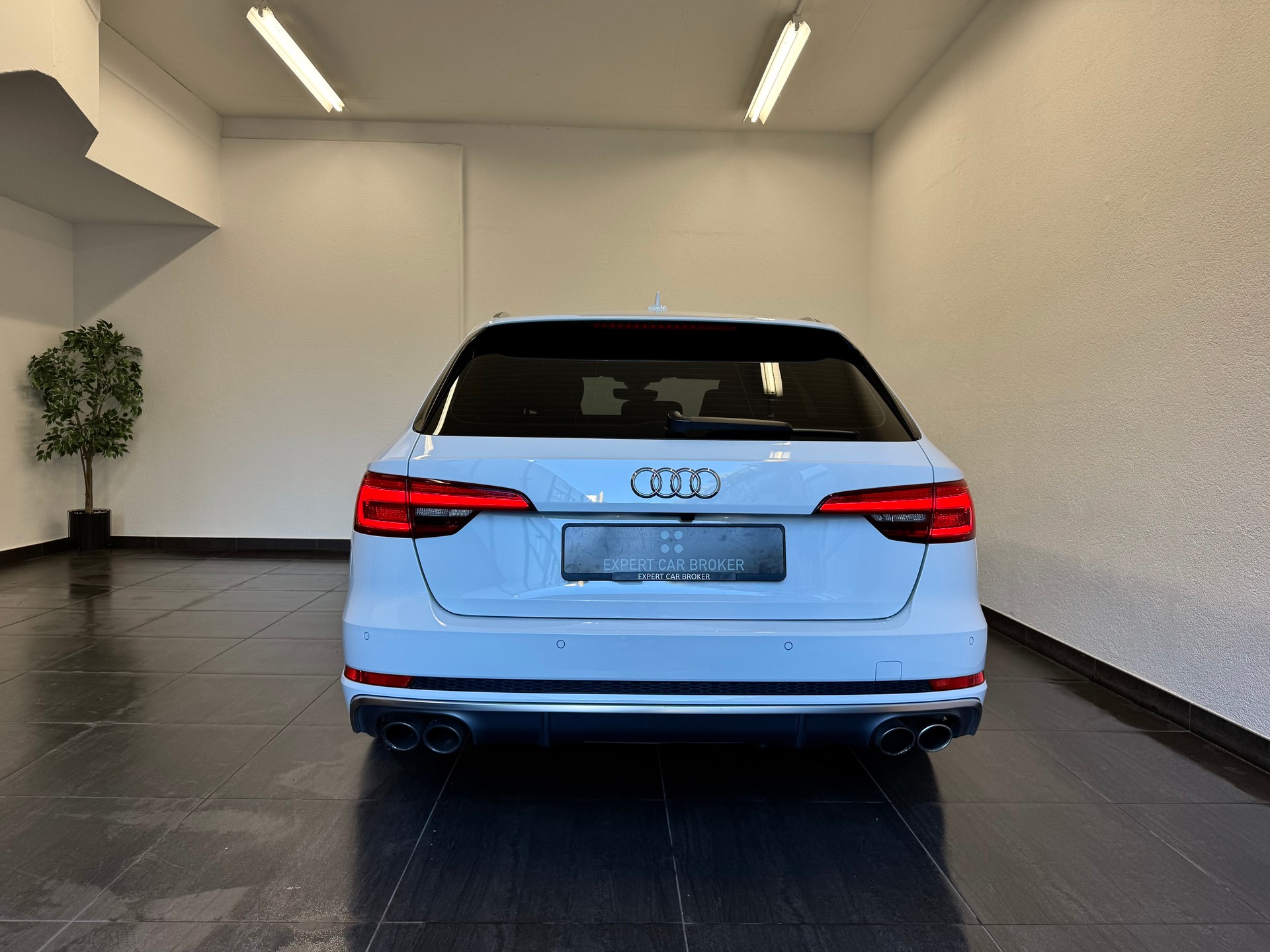 AUDI S4 Avant 3.0 TFSI quattro tiptronic "1'900 Kg Anhängelast"-image-10