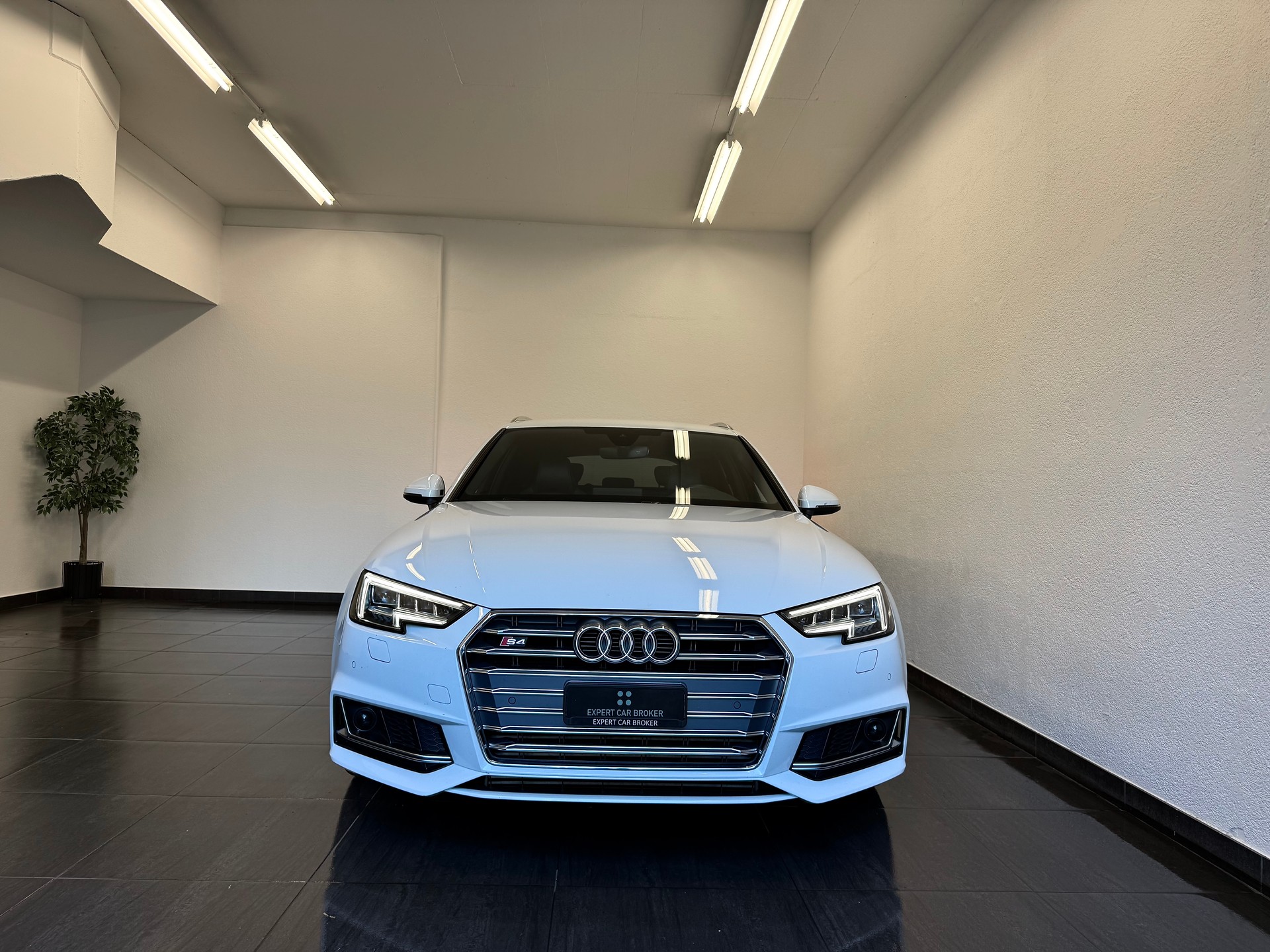 AUDI S4 Avant 3.0 TFSI quattro tiptronic "1'900 Kg Anhängelast"-showroom-element-3