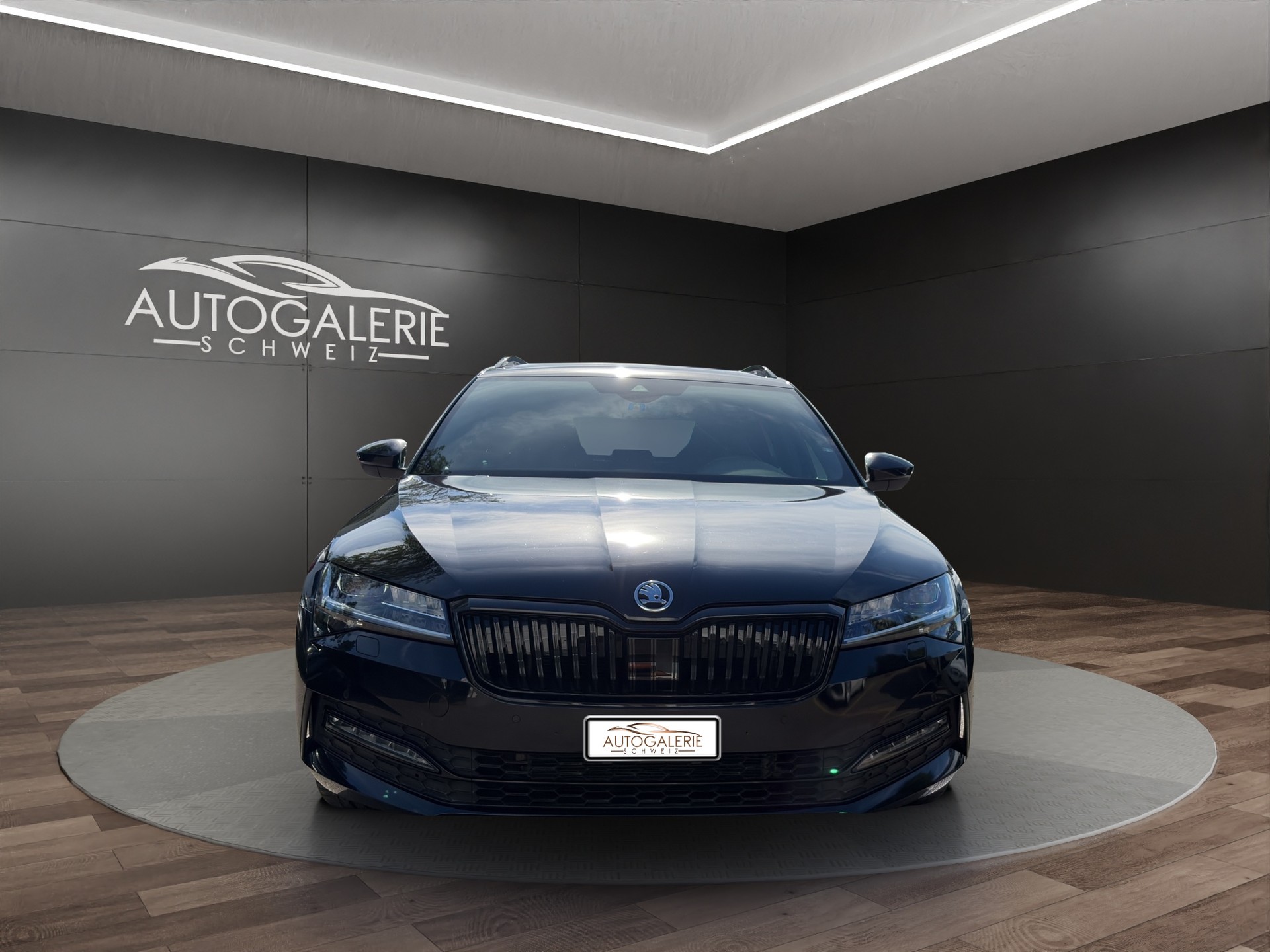 SKODA Superb Combi 2.0 TDi SportLine 4x4 DSG | CH | AHK |-image-7