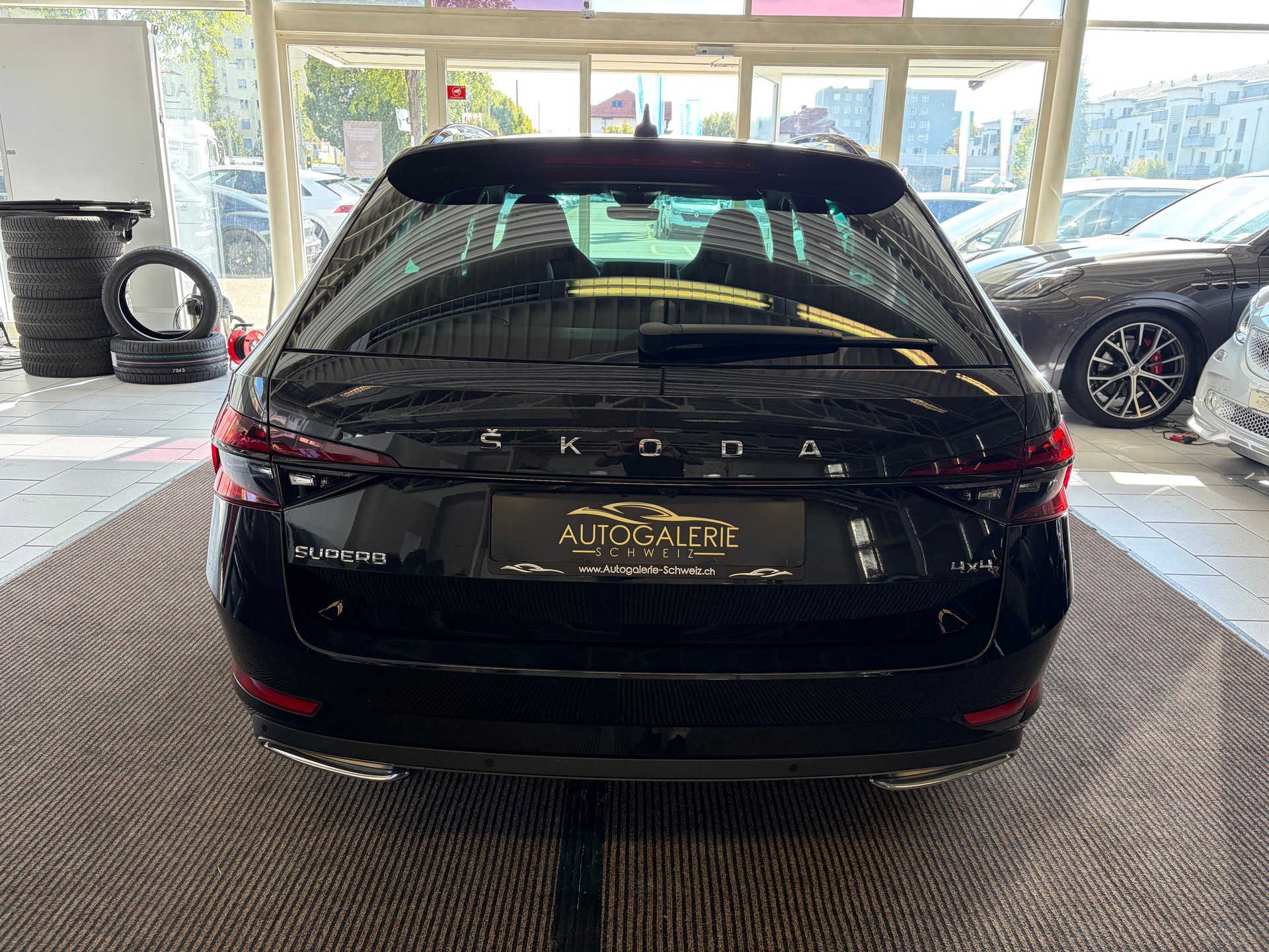 SKODA Superb Combi 2.0 TDi SportLine 4x4 DSG | CH | AHK |-image-23