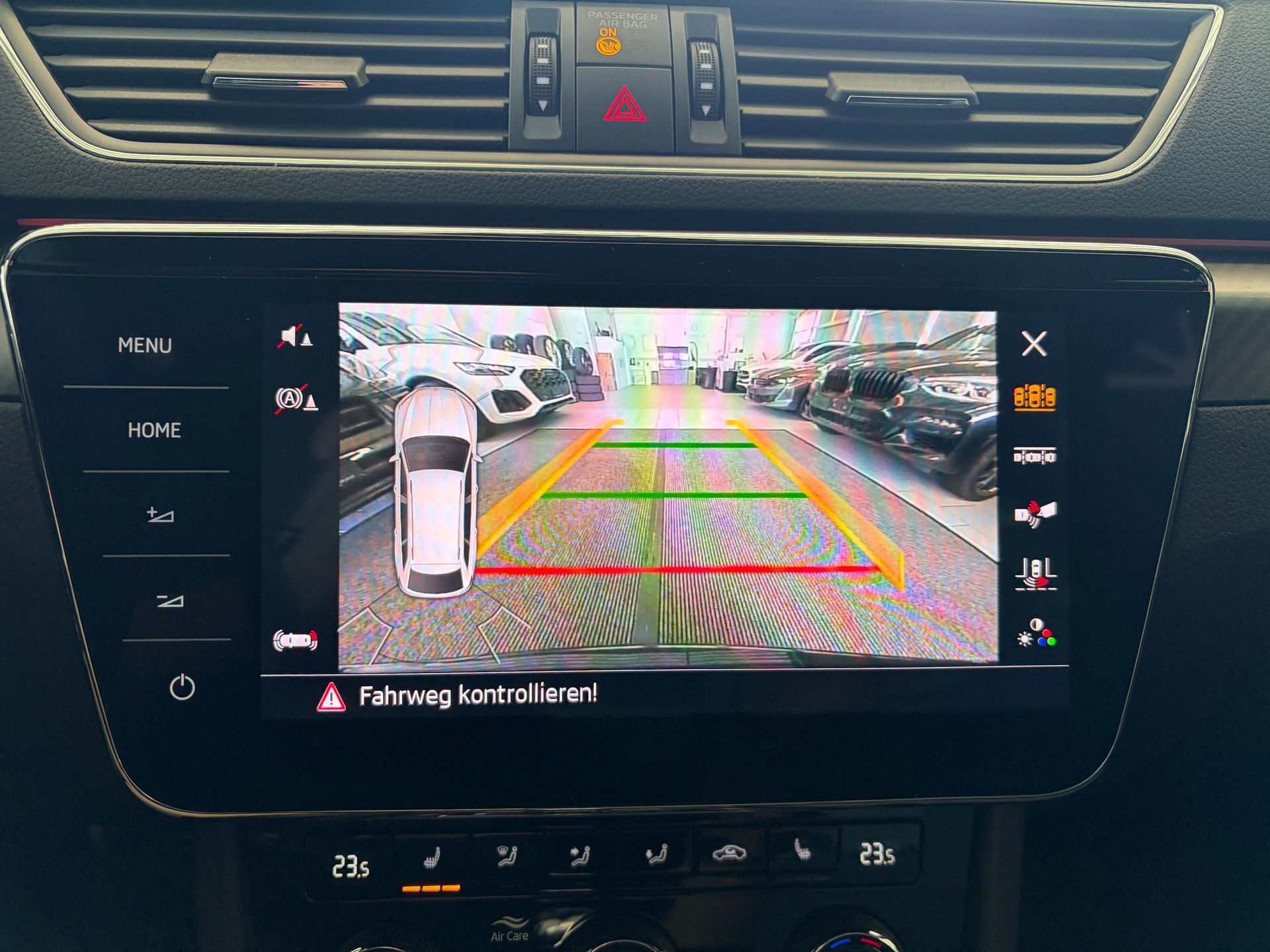 SKODA Superb Combi 2.0 TDi SportLine 4x4 DSG | CH | AHK |-image-17