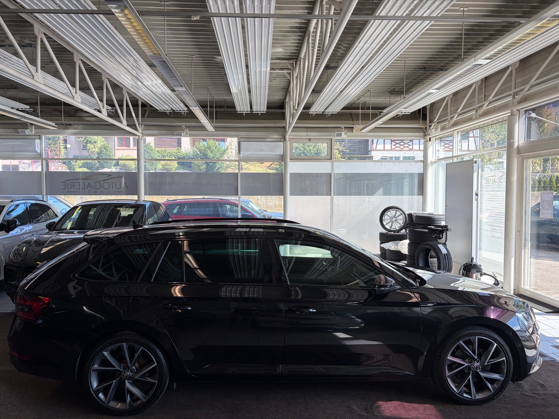 SKODA Superb Combi 2.0 TDi SportLine 4x4 DSG | CH | AHK |-image-29