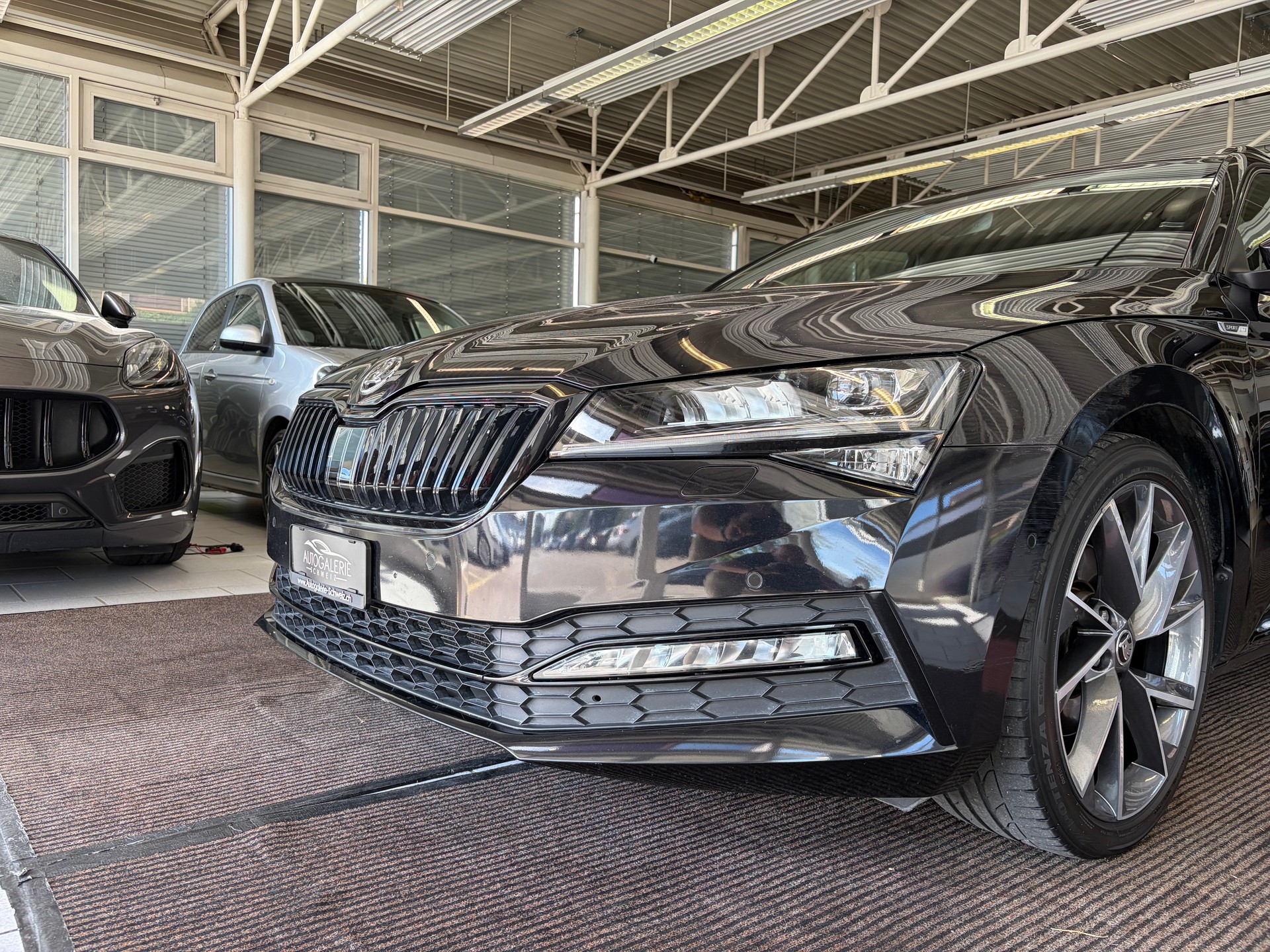 SKODA Superb Combi 2.0 TDi SportLine 4x4 DSG | CH | AHK |-image-35