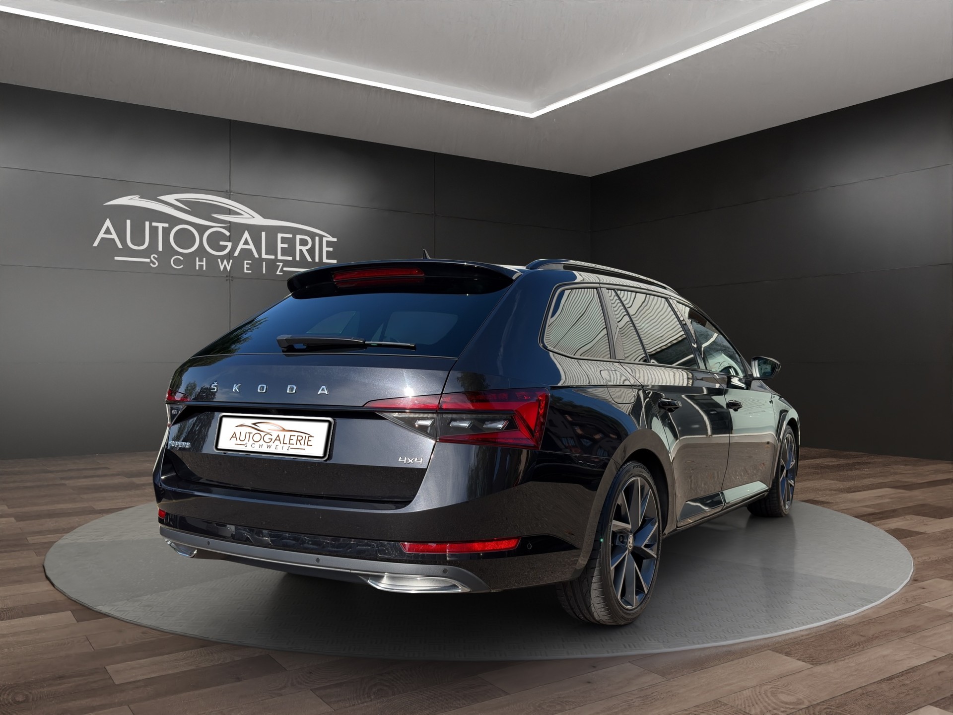 SKODA Superb Combi 2.0 TDi SportLine 4x4 DSG | CH | AHK |-image-4