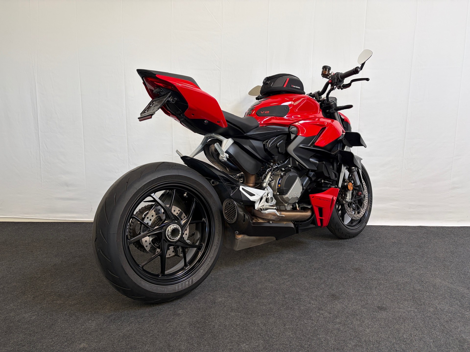 DUCATI Streetfighter V2-image-6