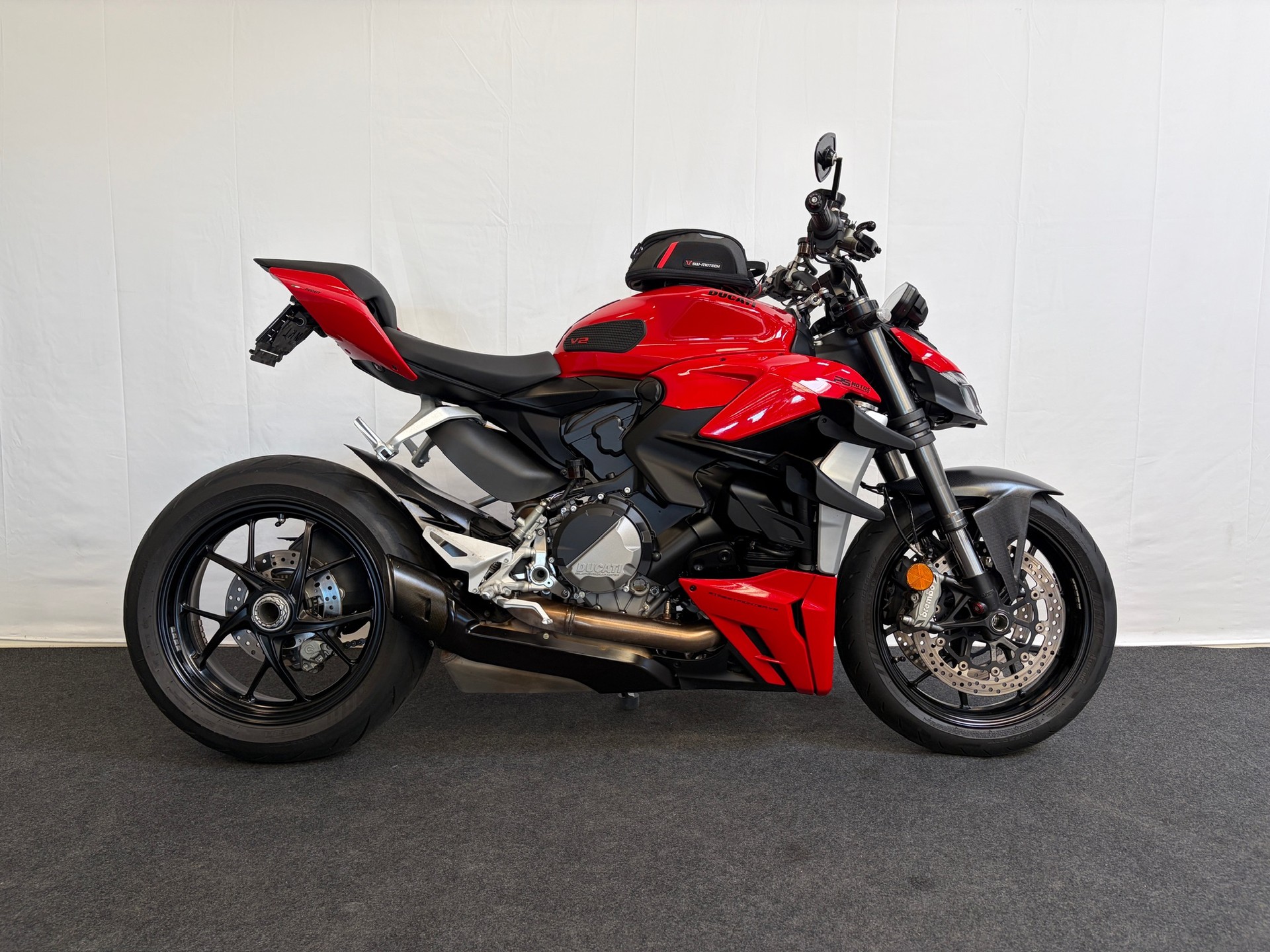 DUCATI Streetfighter V2-image-1