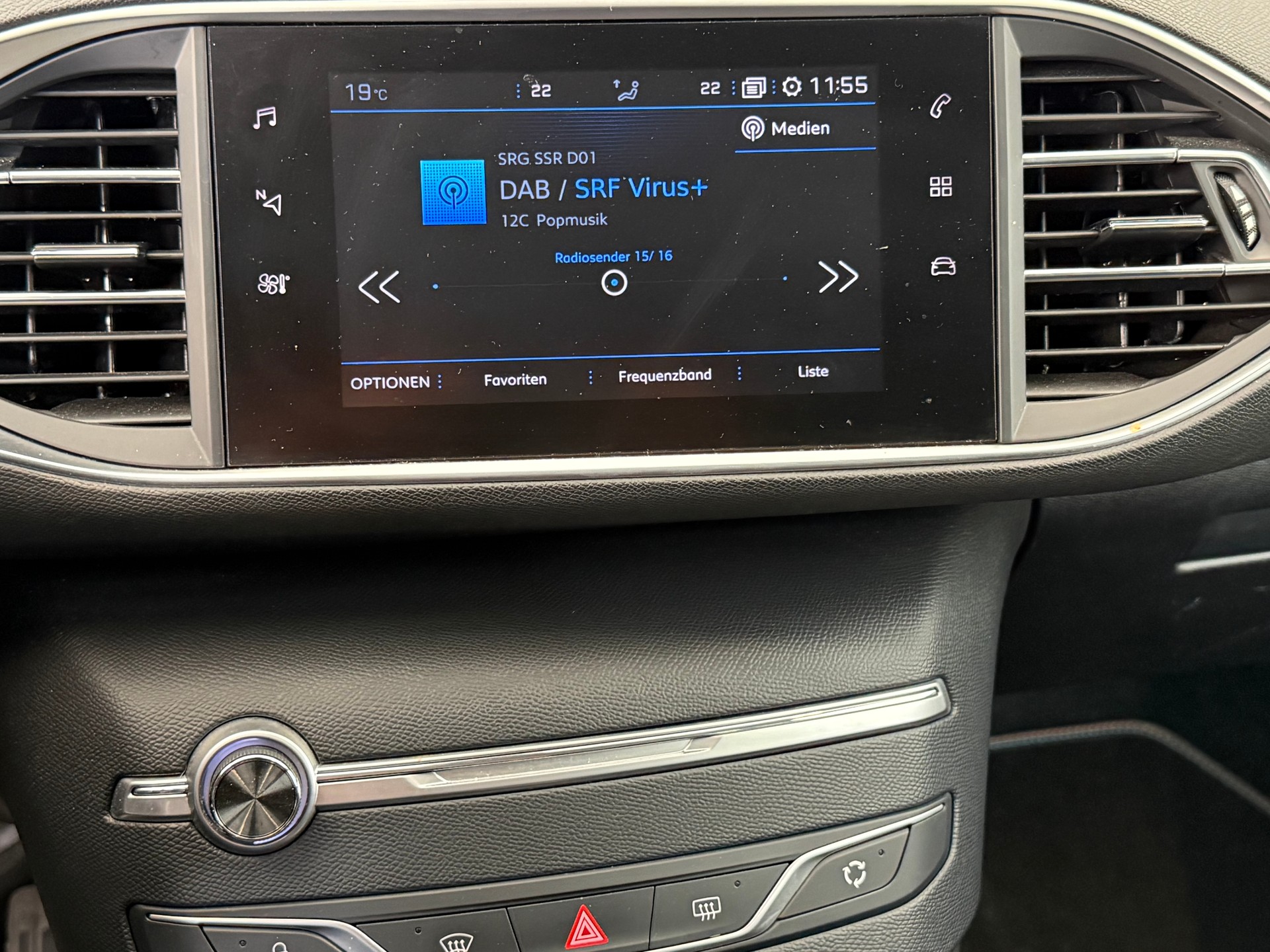 PEUGEOT 308 SW 1.5 BlueHDI Tech Edition EAT8-image-14