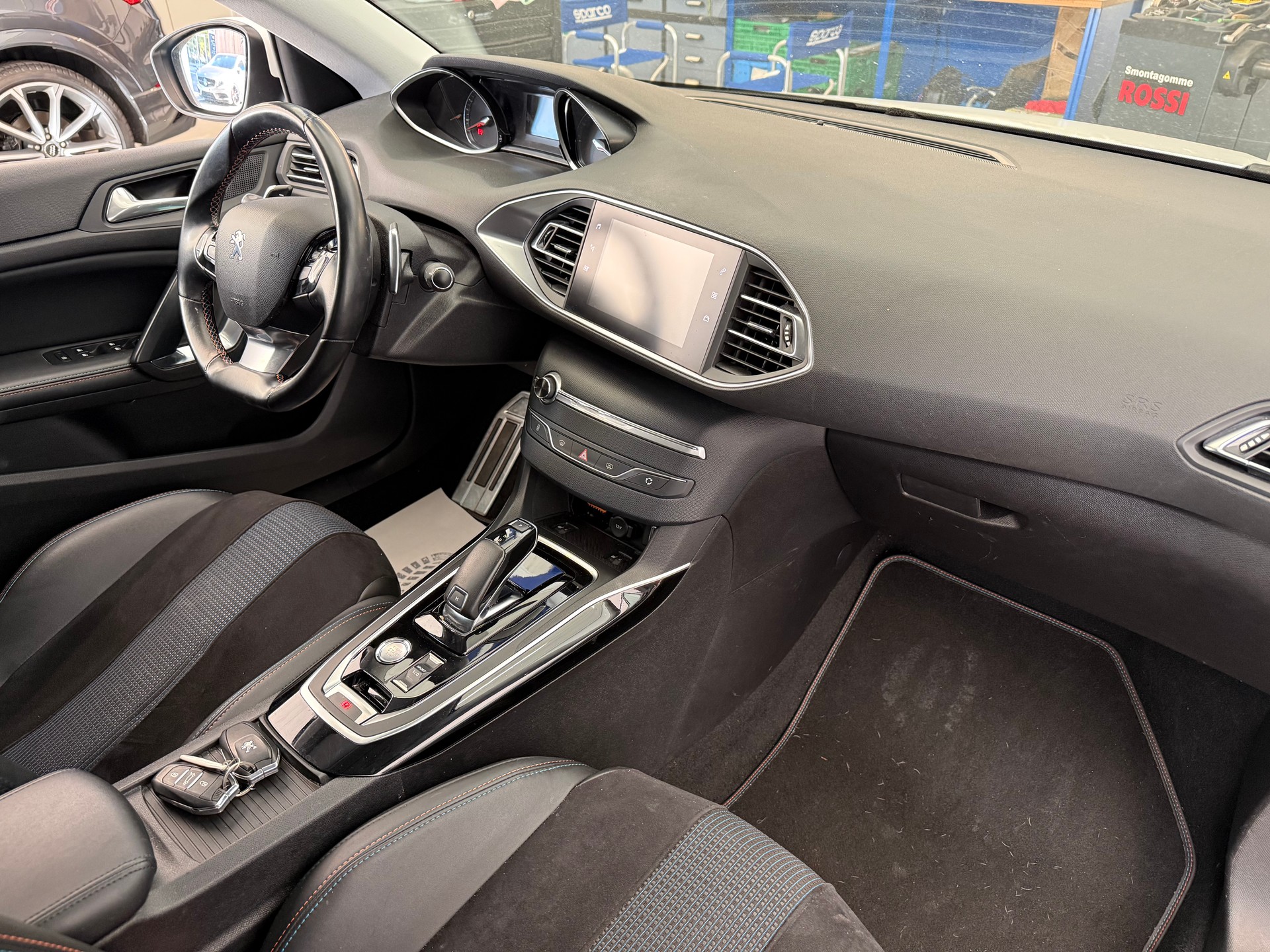 PEUGEOT 308 SW 1.5 BlueHDI Tech Edition EAT8-image-10