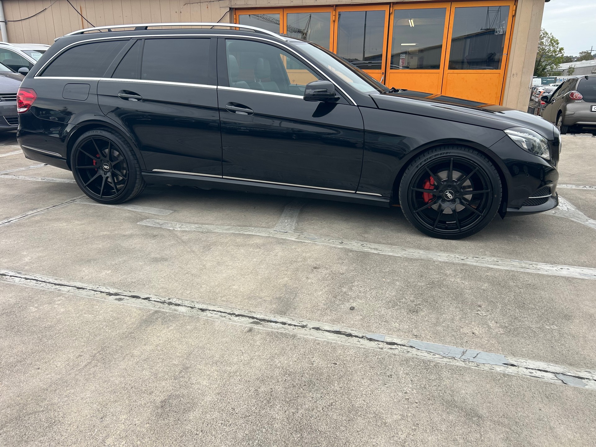 MERCEDES-BENZ E 350 BlueTEC Avantgarde 4Matic 7G-Tronic-image-5