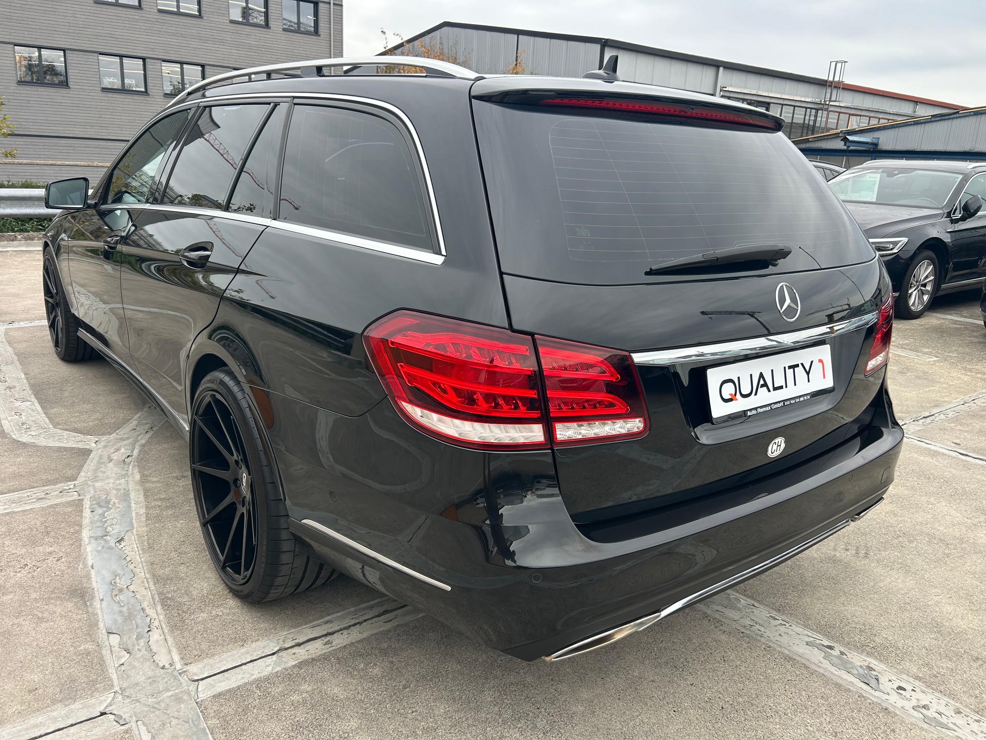 MERCEDES-BENZ E 350 BlueTEC Avantgarde 4Matic 7G-Tronic-showroom-element-2