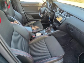 SKODA Octavia Combi 2.0 TDI RS 4x4 DSG-image-17