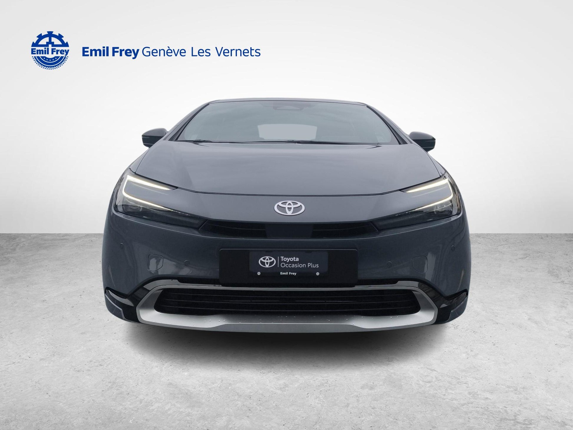 TOYOTA Prius 2.0 Plug-In-Hybrid Style-showroom-element-1