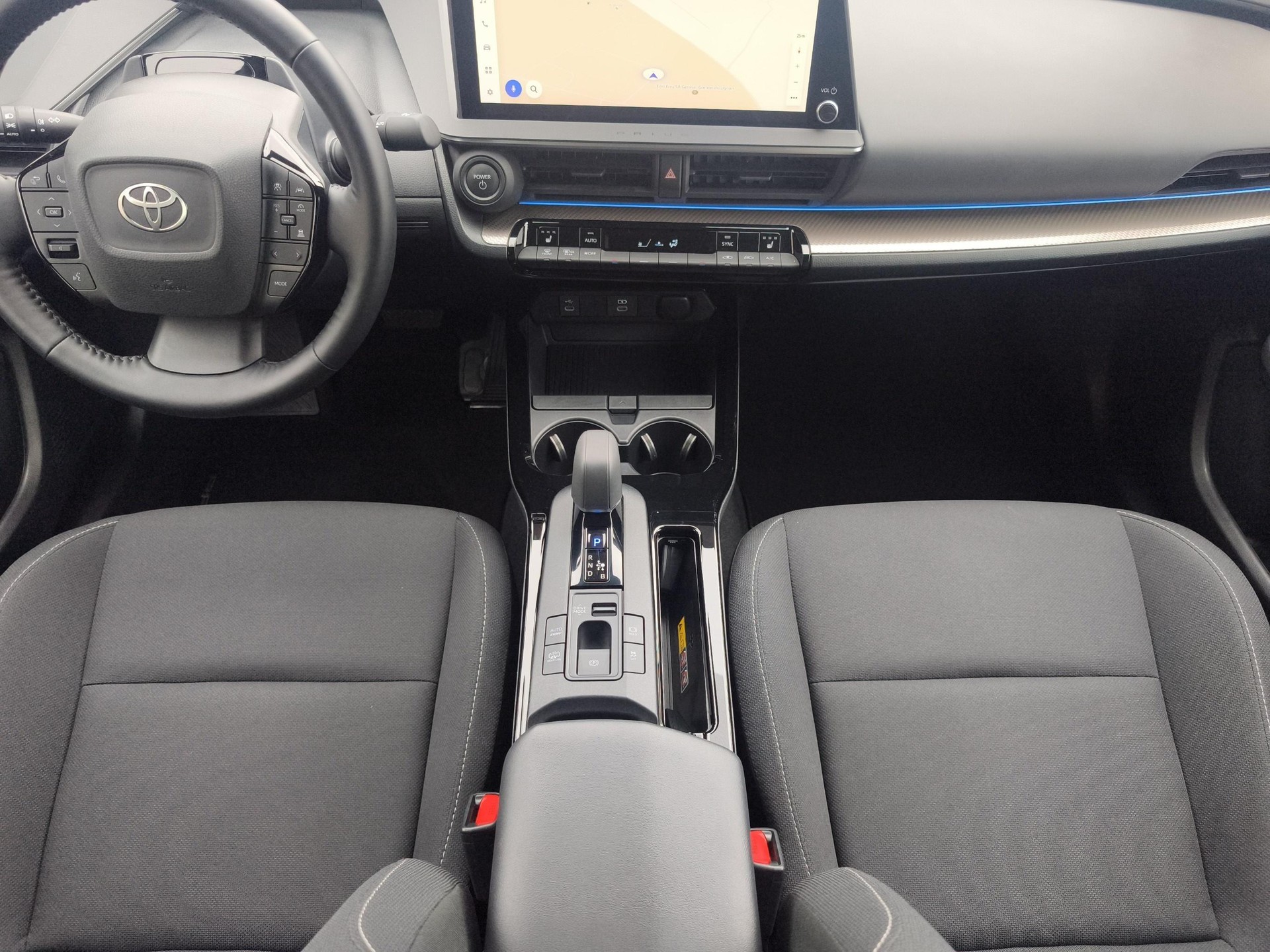 TOYOTA Prius 2.0 Plug-In-Hybrid Style-image-18
