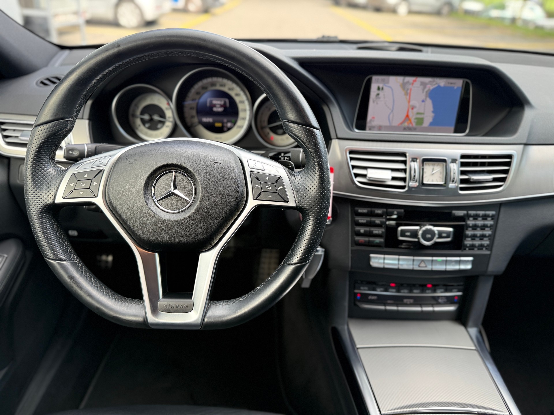 MERCEDES-BENZ E 350 BlueTEC 4Matic 7G-Tronic-image-11
