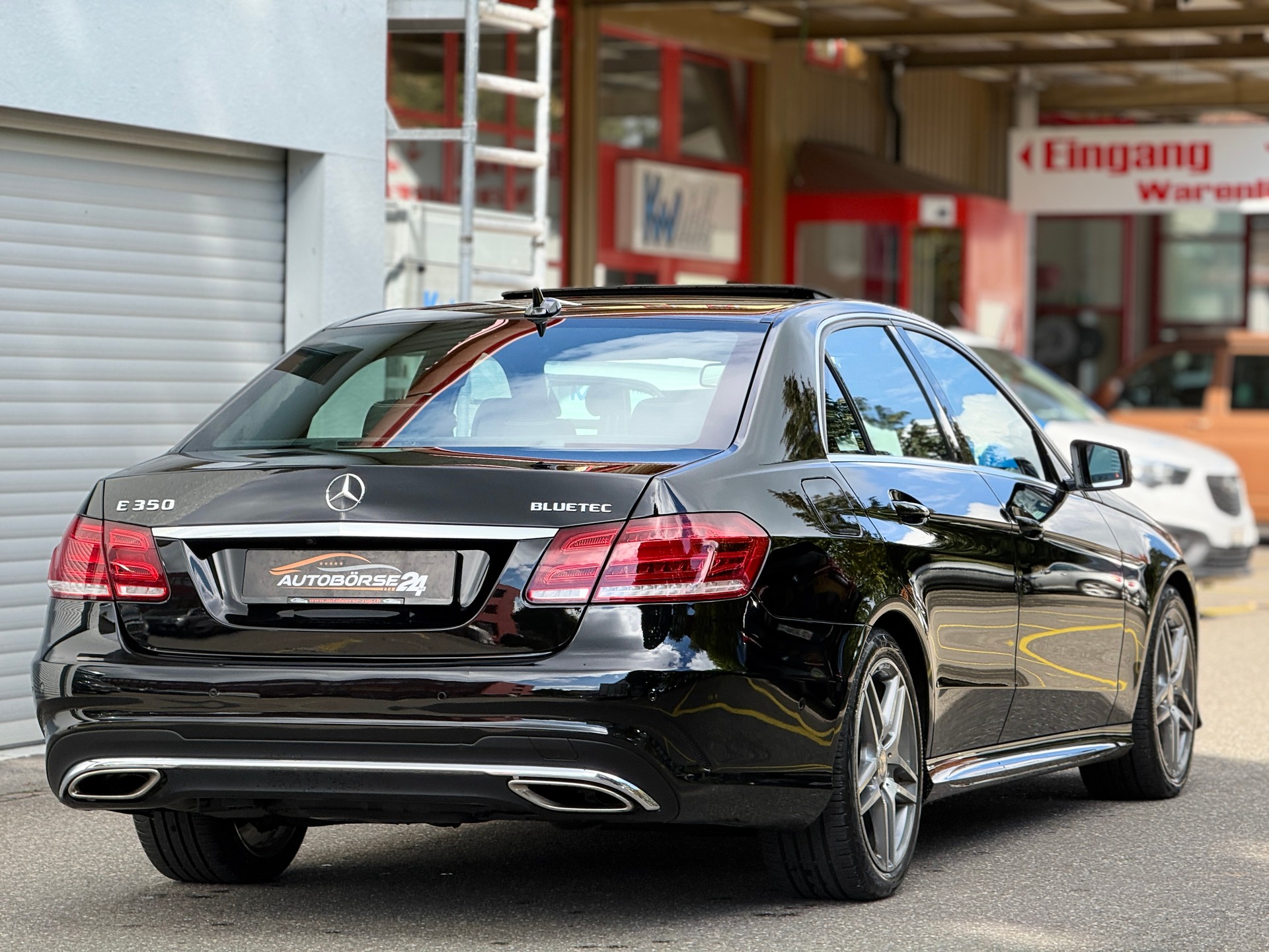 MERCEDES-BENZ E 350 BlueTEC 4Matic 7G-Tronic-showroom-element-3