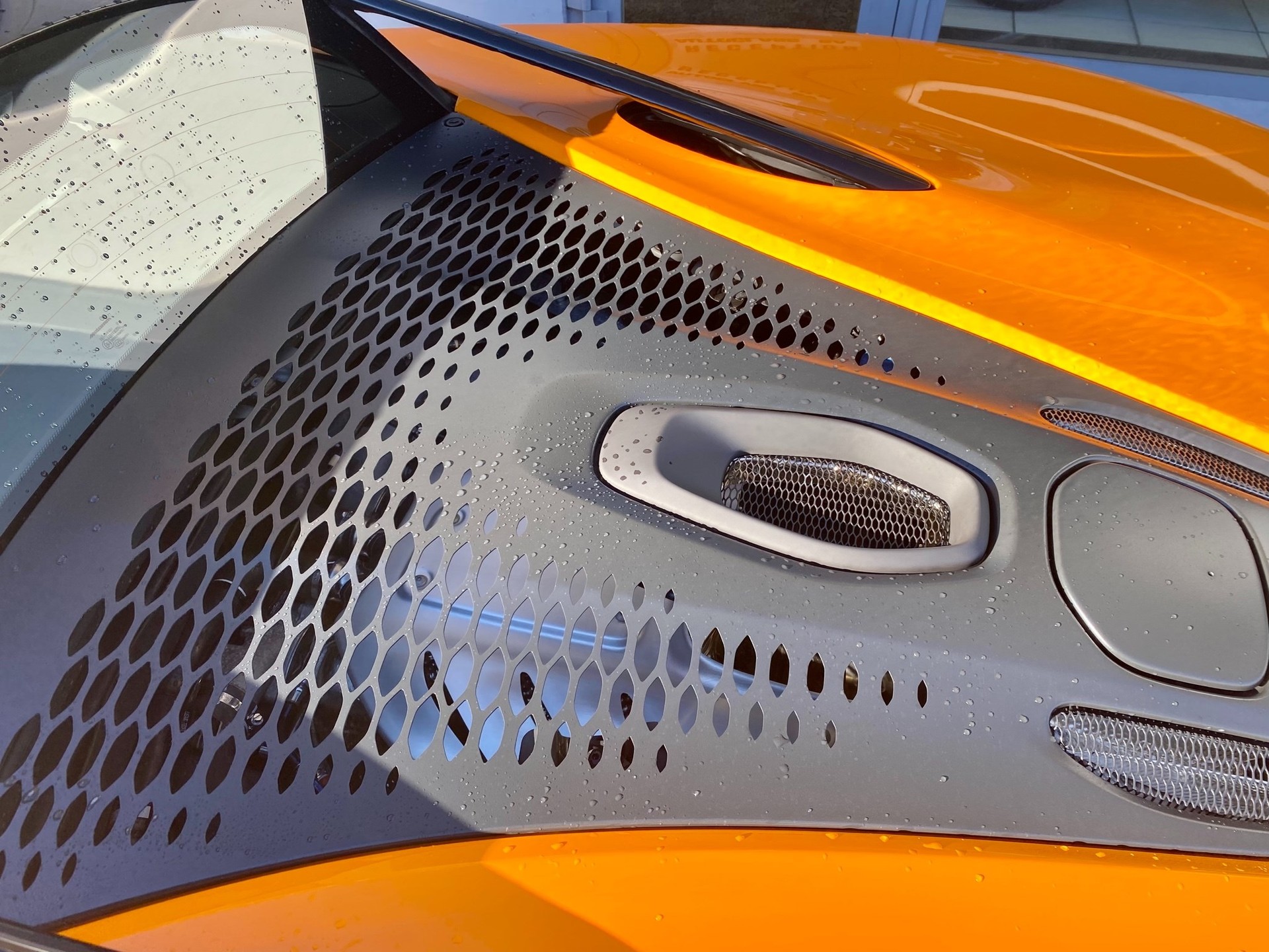 McLAREN ARTURA 3.0 V6-image-6