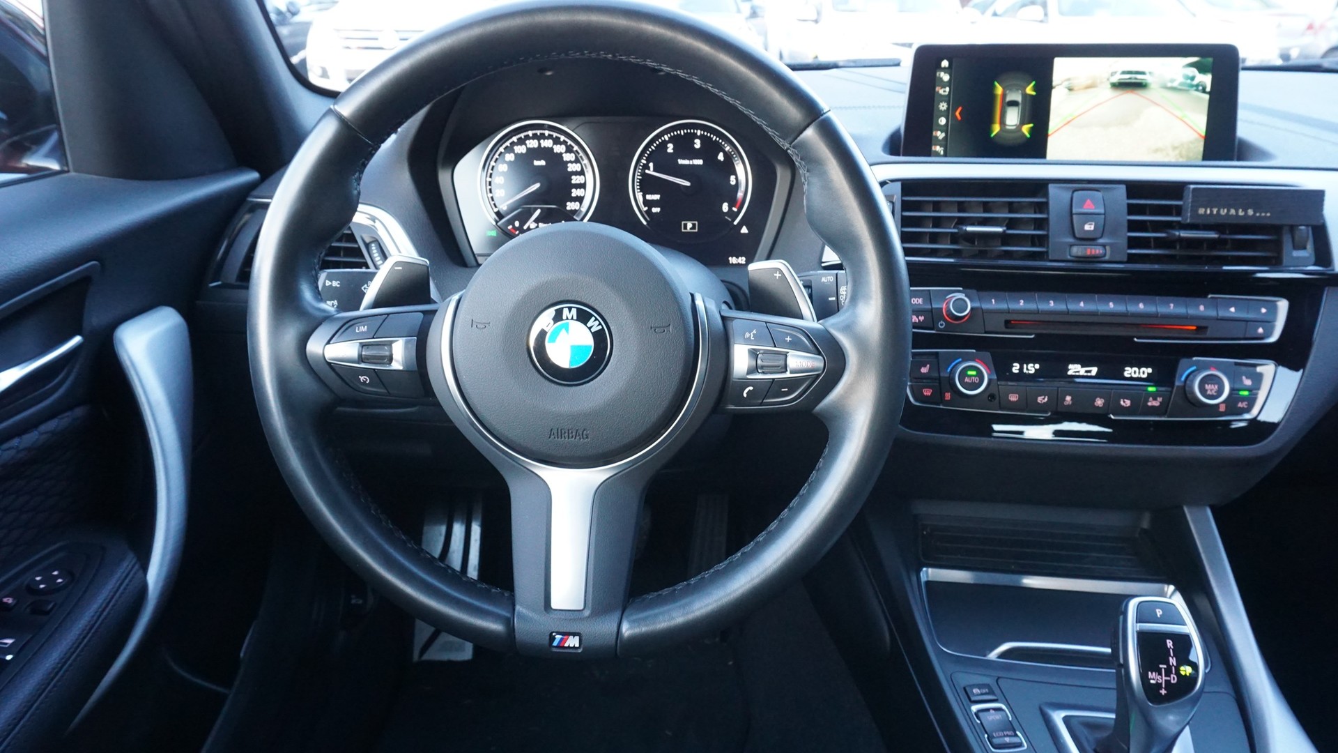 BMW 120d xDrive Steptronic-image-11