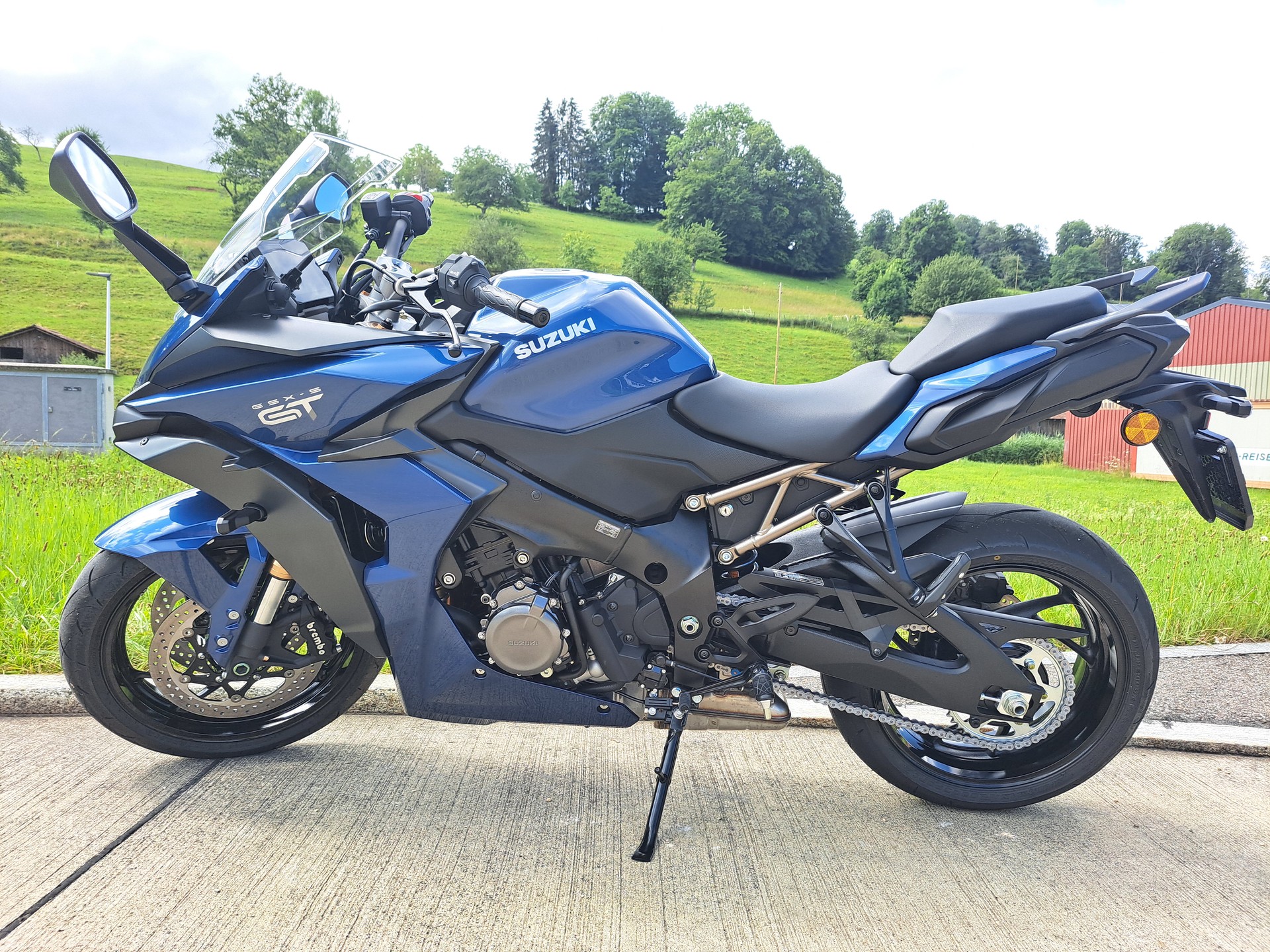 SUZUKI GSX-S 1000 GT-image-1