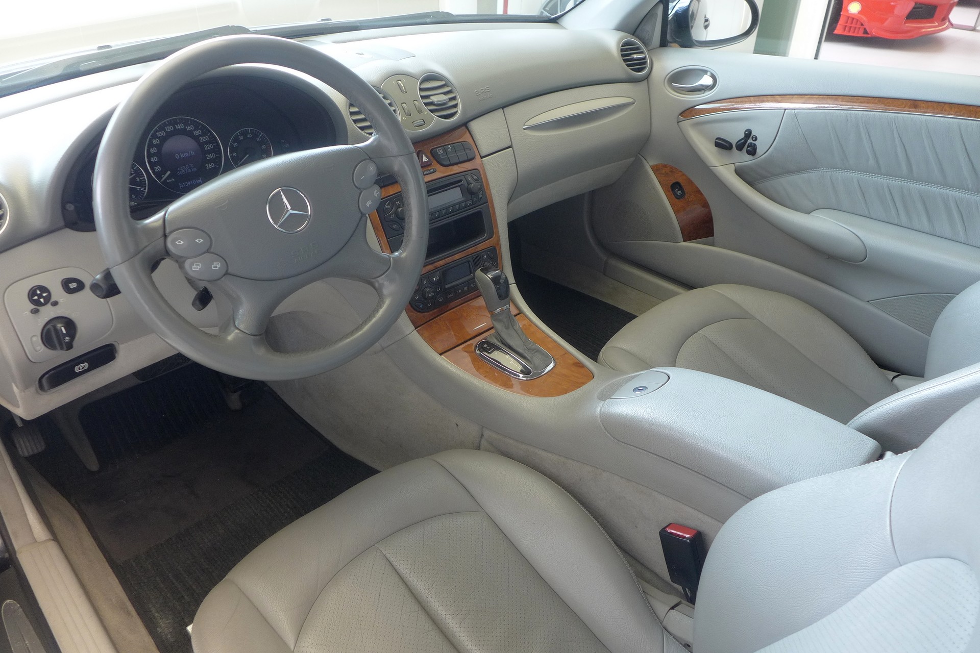 MERCEDES-BENZ CLK 500 Elégance Automatic-image-8