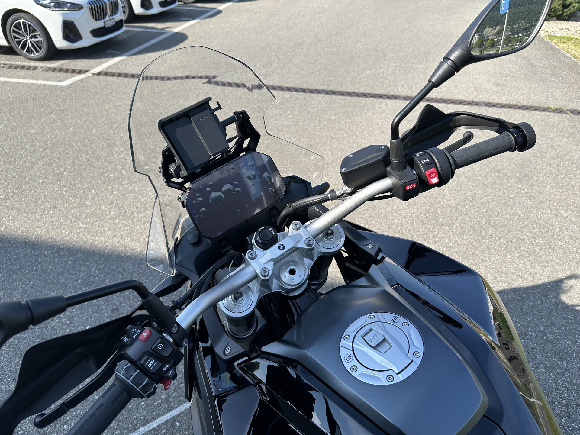 BMW F 900 GS-image-13