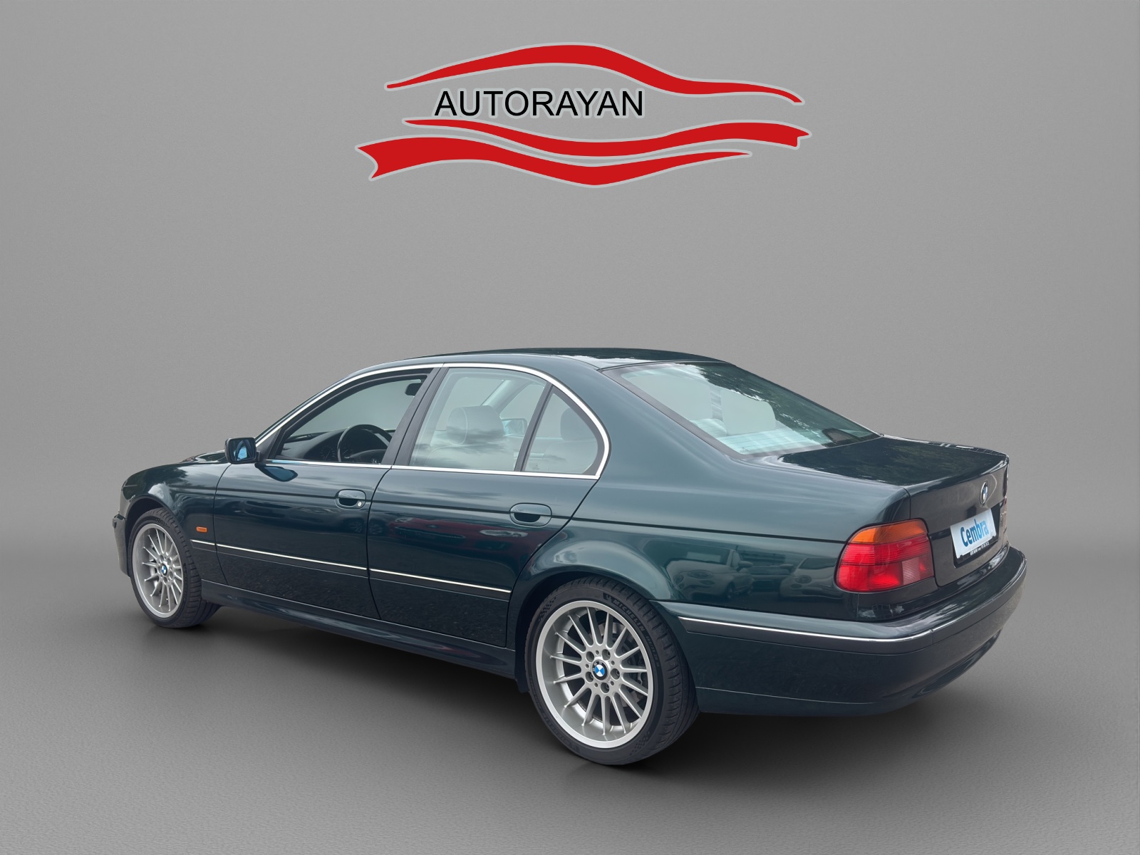BMW 528i-image-5