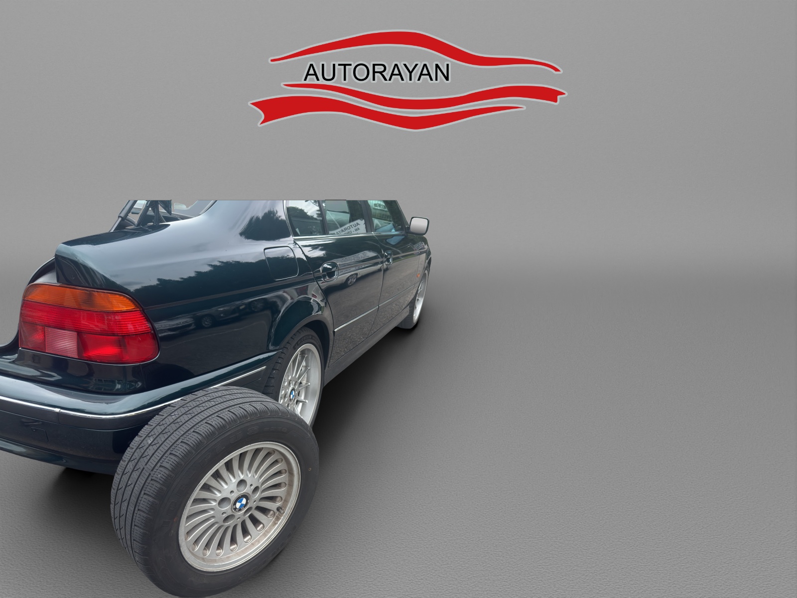 BMW 528i-image-8